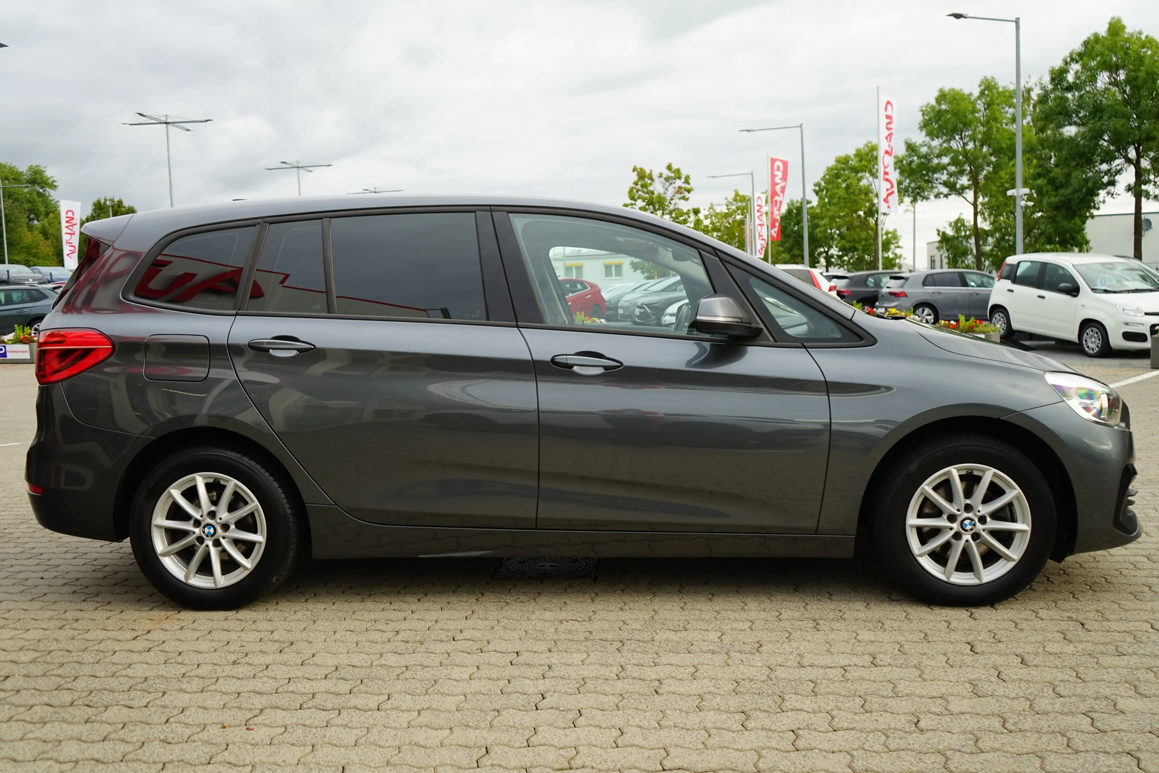 BMW 216 216d Advantage Klimaaut. Tempomat PDC Bluetooth — photo 3