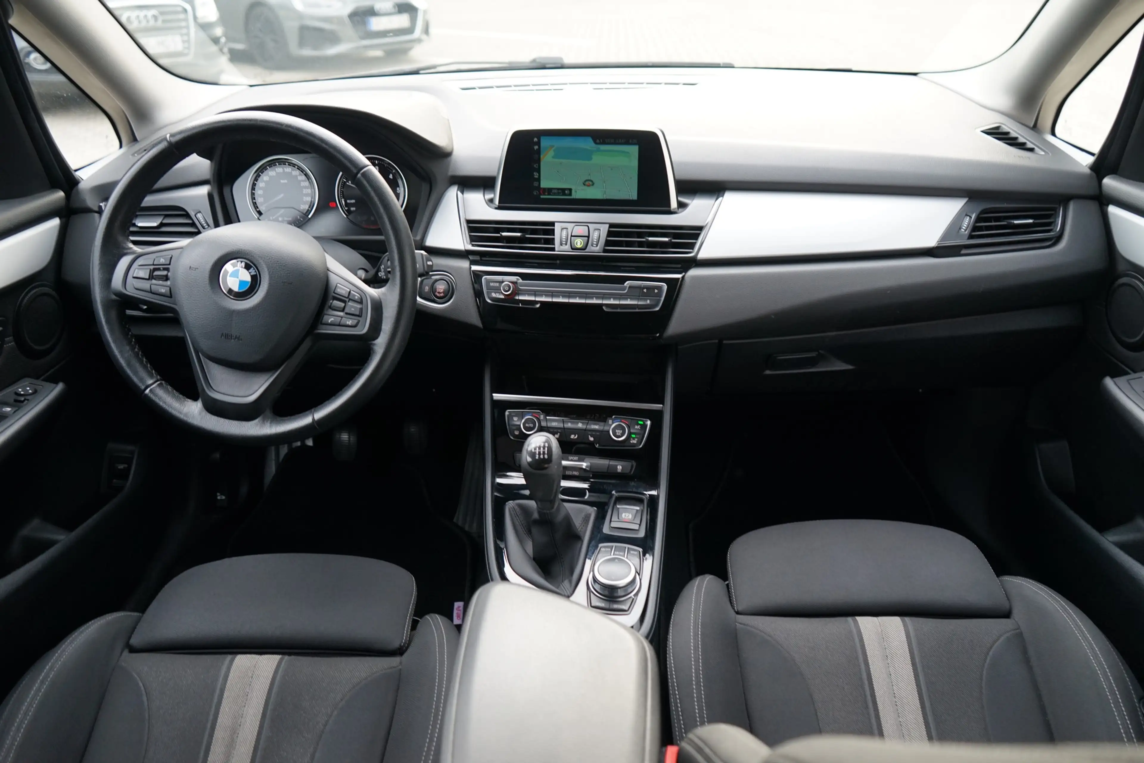 BMW 216 216d Advantage Klimaaut. Tempomat PDC Bluetooth — photo 6