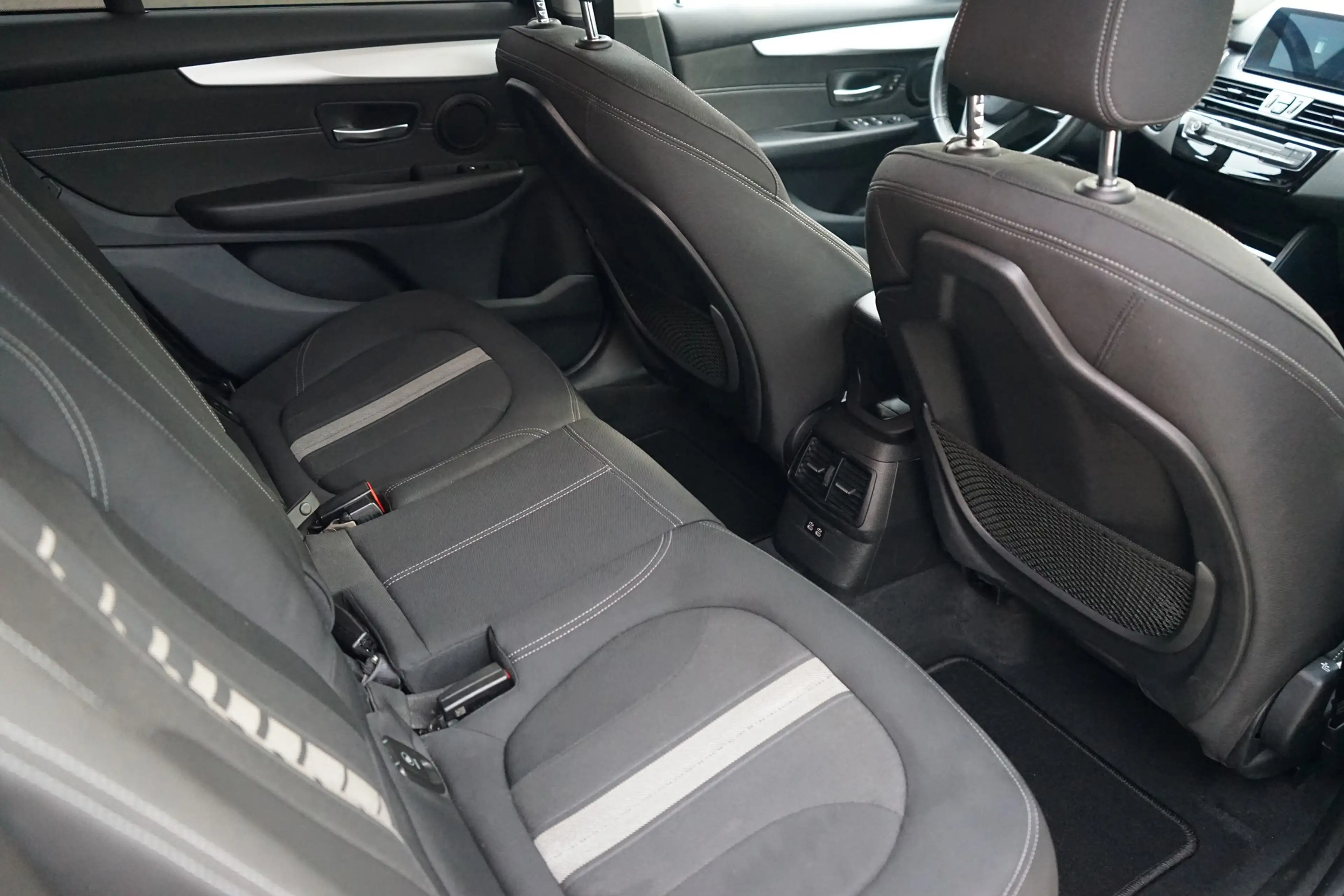 BMW 216 216d Advantage Klimaaut. Tempomat PDC Bluetooth — photo 11