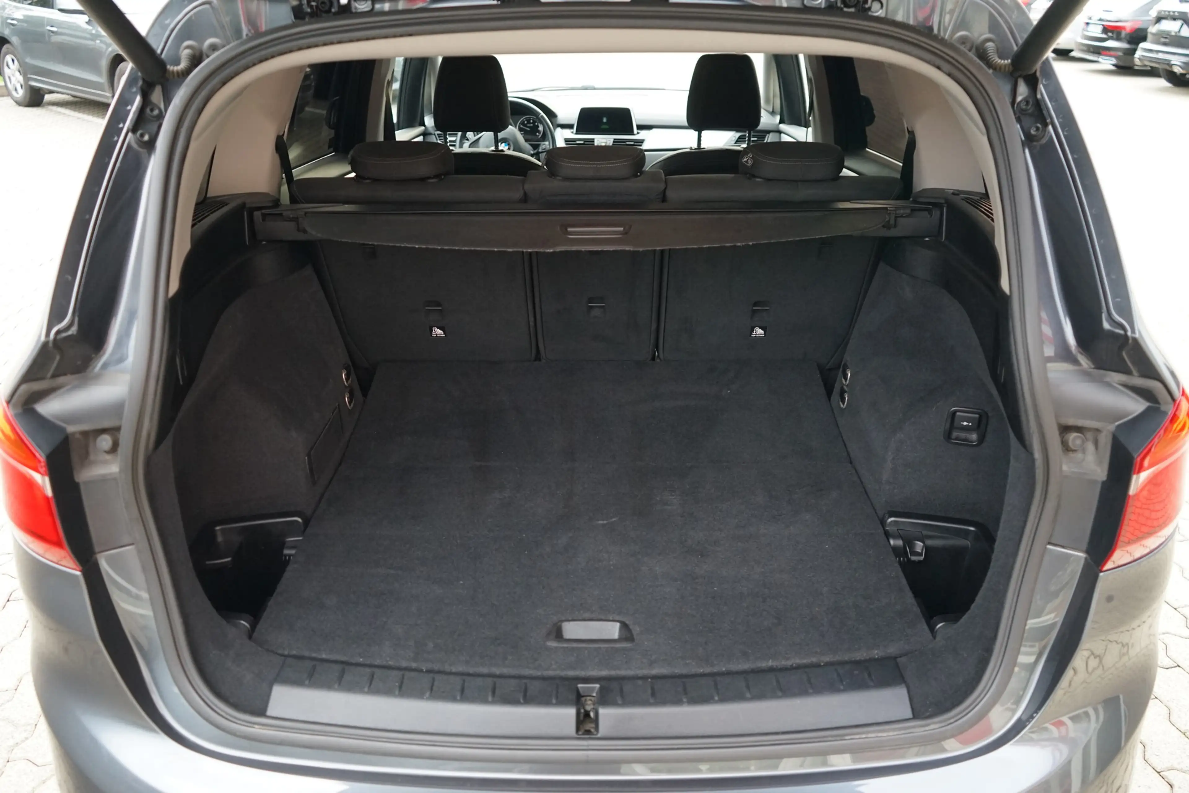 BMW 216 216d Advantage Klimaaut. Tempomat PDC Bluetooth — photo 8