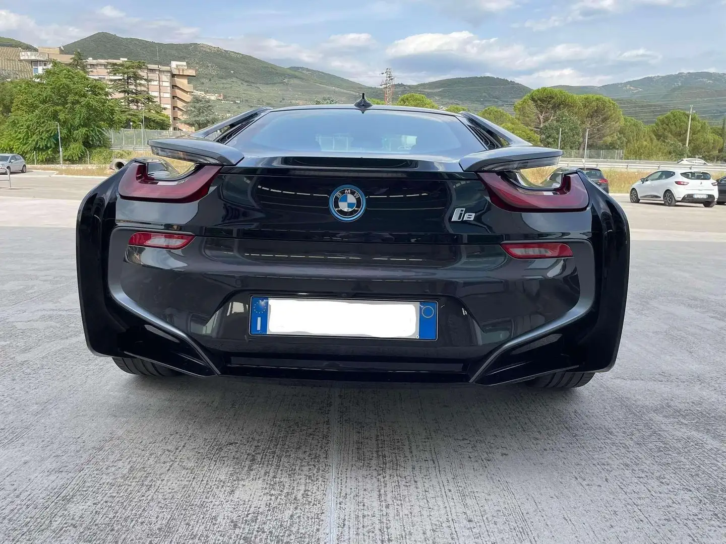 BMW i8 Siyah - 2
