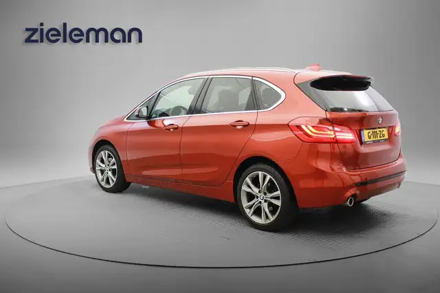 BMW 2 Series view 2