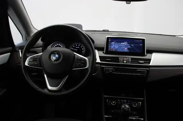 BMW 2 Series view 3