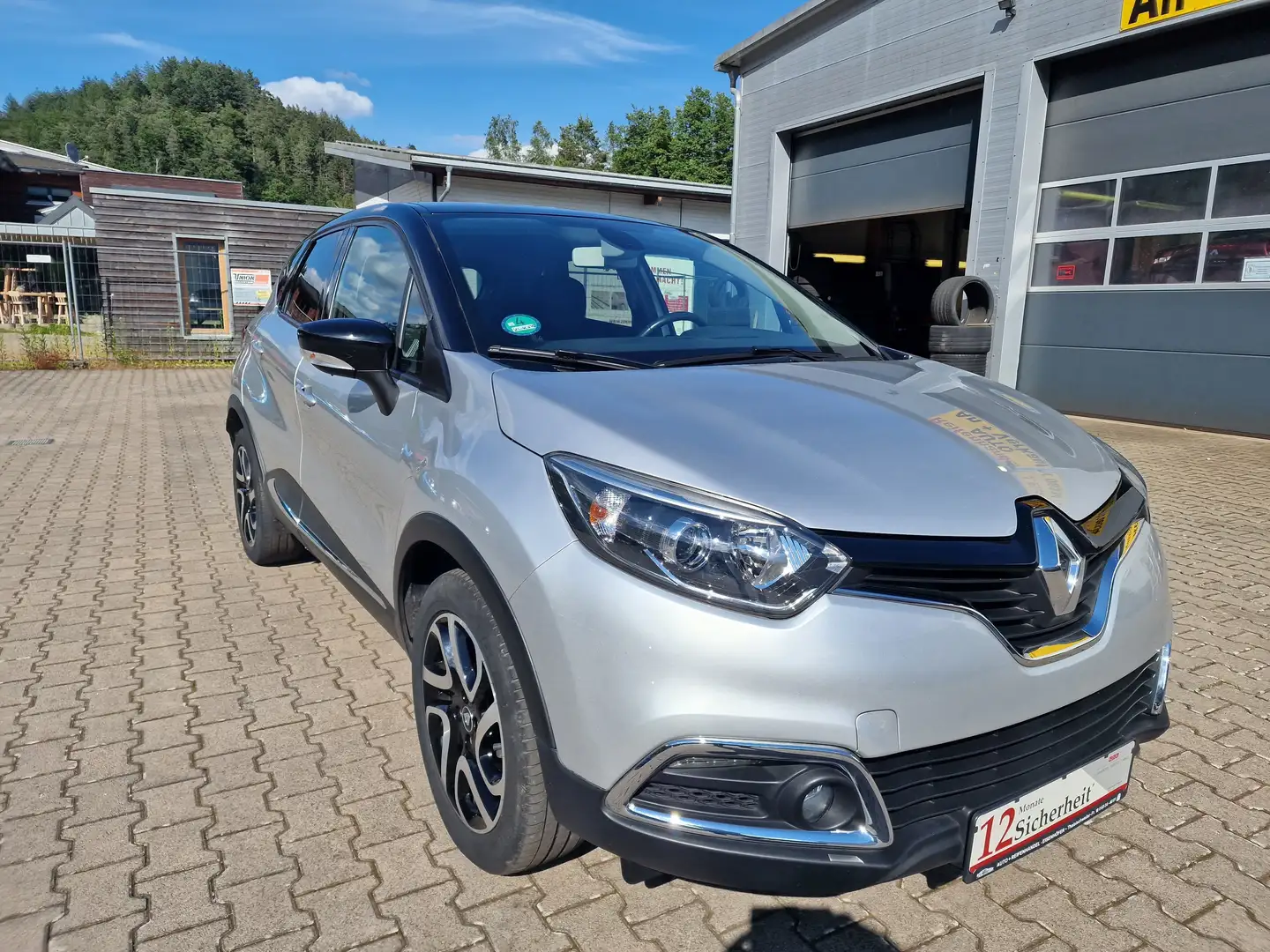 Renault Captur Intens--NAVI/KAMERA/Shzg/17"ALU/1.Hand/ Grau - 1