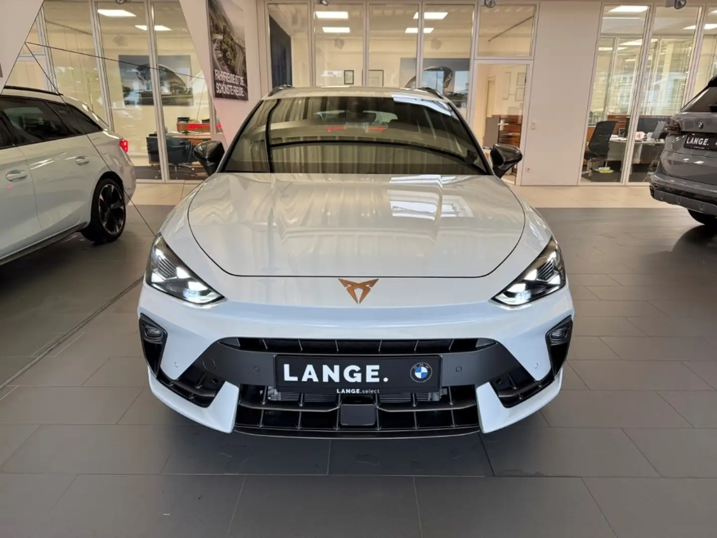 CUPRA Leon Sportstourer 1.5 TSI AHK RFK ACC SHZ Carplay Blanc - 2