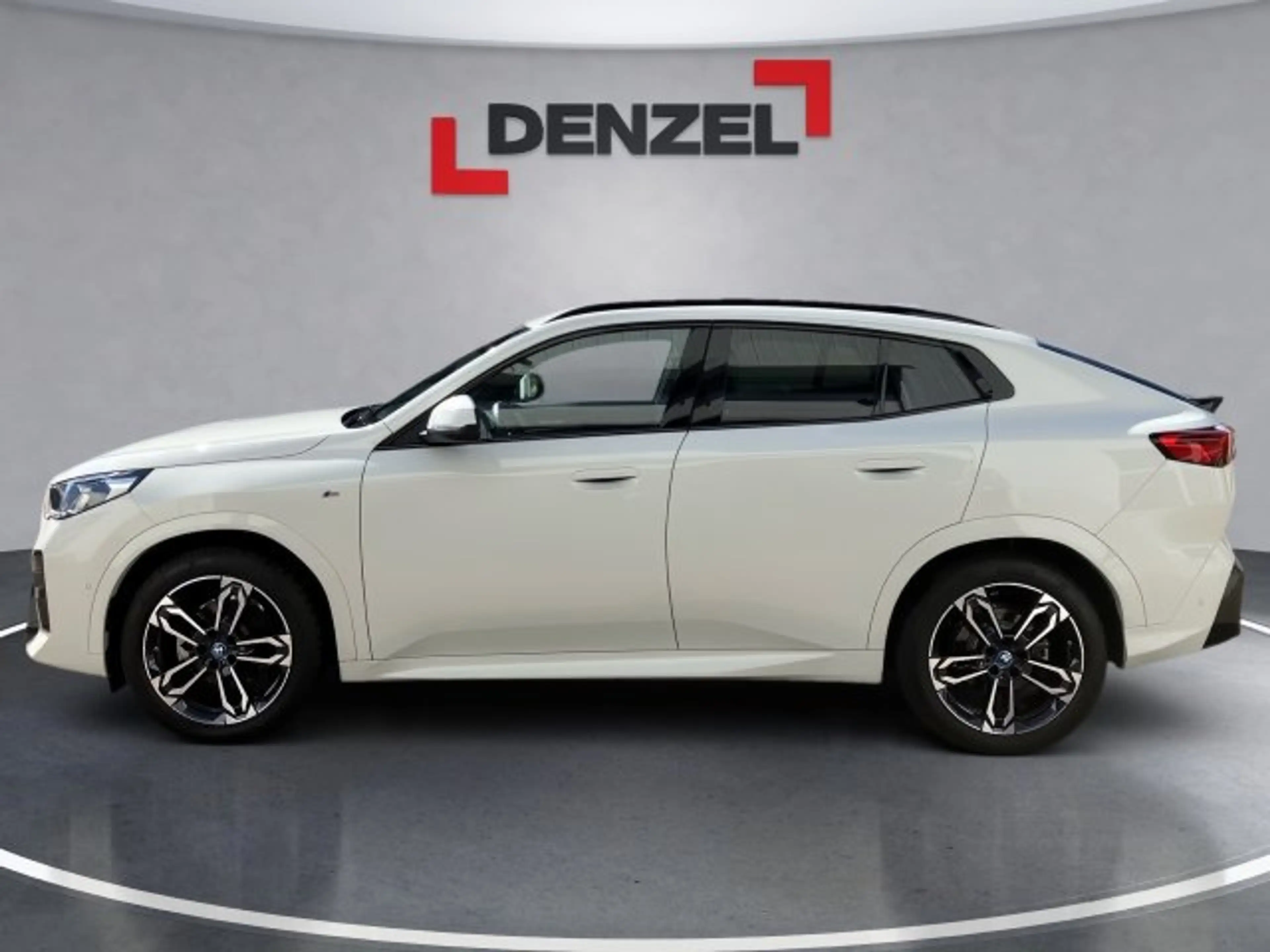 BMW iX2 eDrive 20 U10 — photo 2