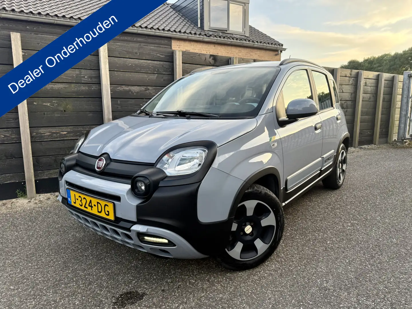 Fiat Panda 1.0 Hybrid Launch Edition CROSS Grijs - 1
