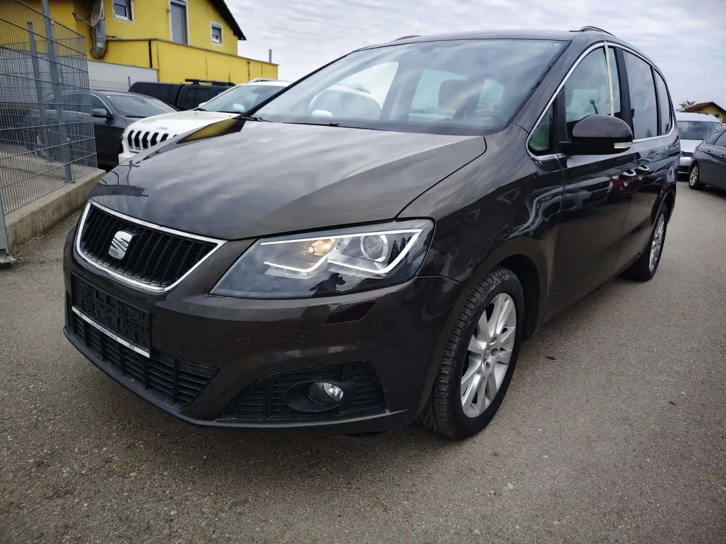 SEAT Alhambra 4Kids Braun - 1