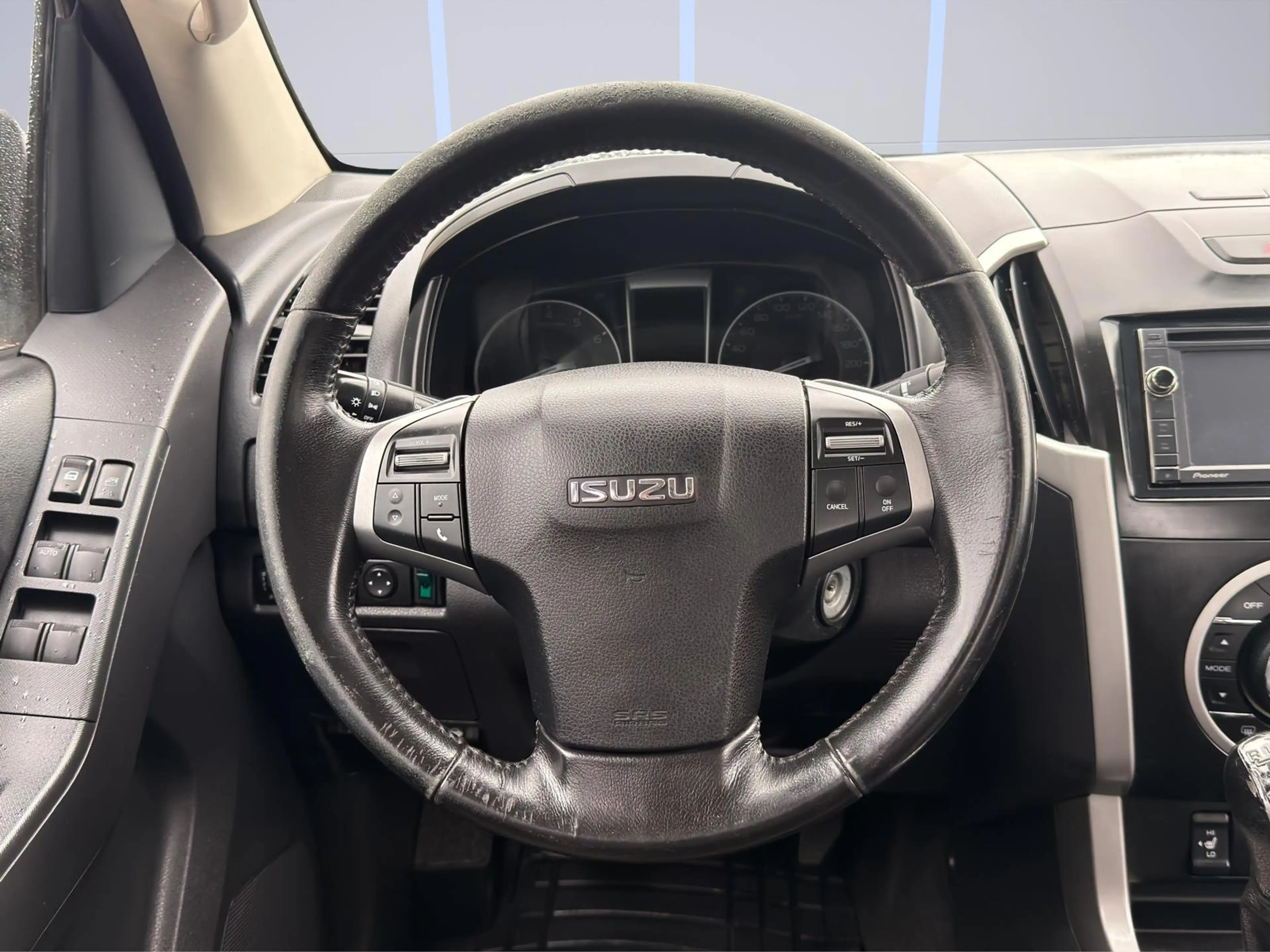 Isuzu D-Max Double Cab 4WD LEDER/KAMERA/SCHECKHEFT/ — photo 10