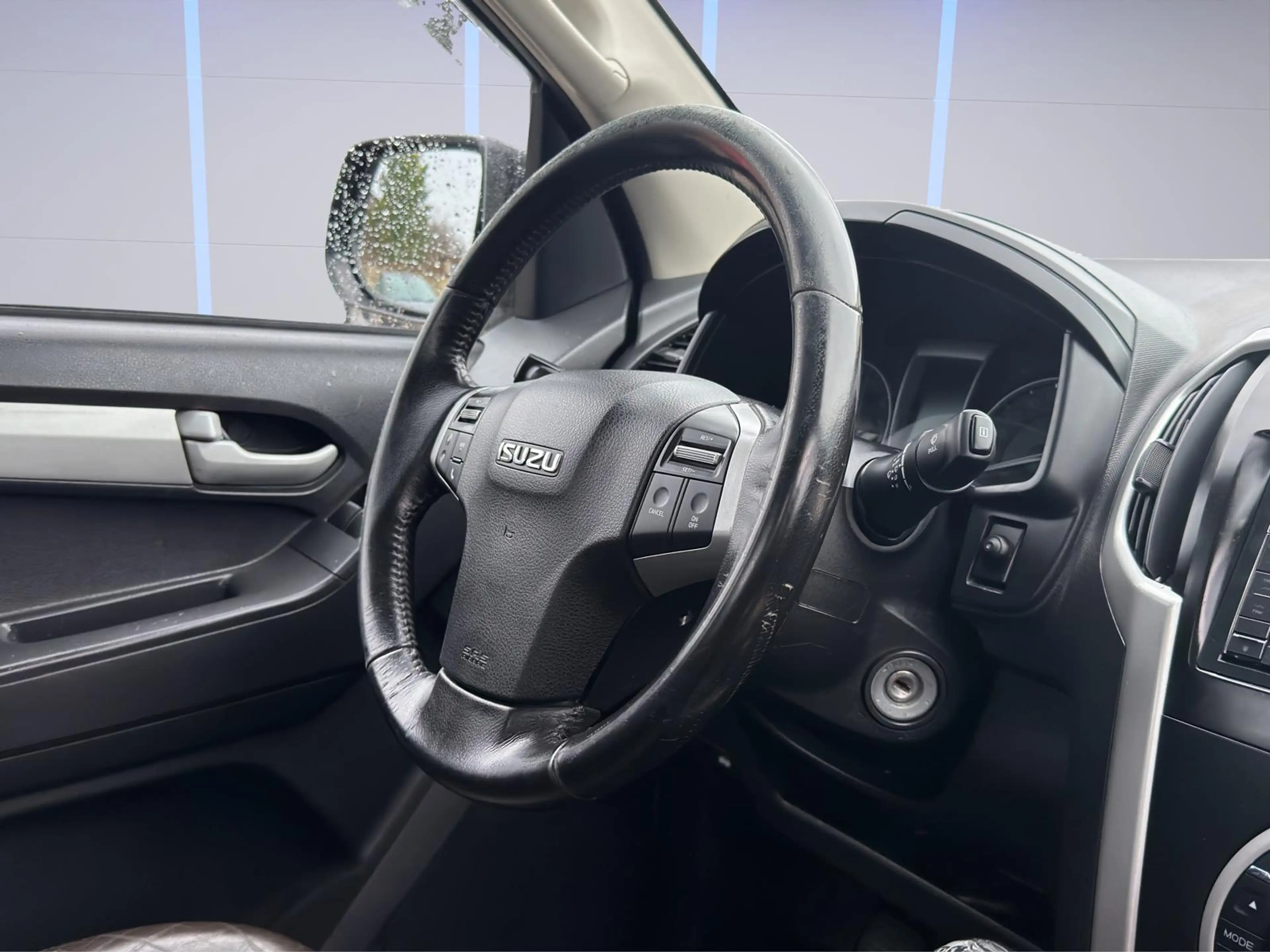 Isuzu D-Max Double Cab 4WD LEDER/KAMERA/SCHECKHEFT/ — photo 11