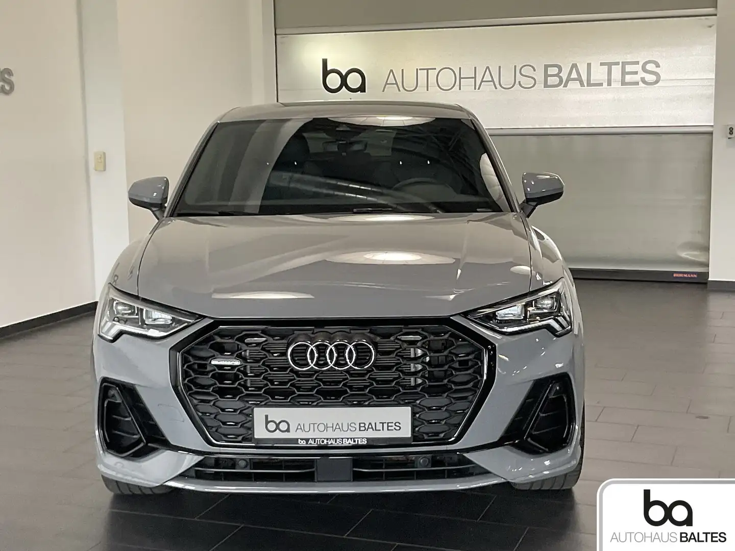 Audi Q3 Q3 Sportback 40 TDI quattro S line 20/As/Kam/AHK Gris - 2