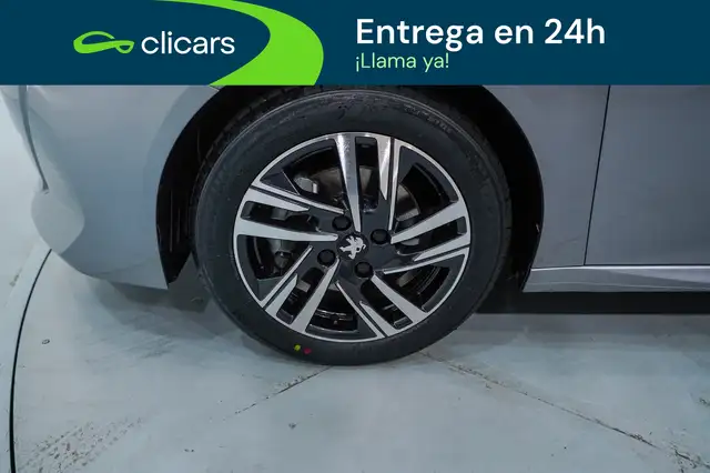 Peugeot 208 view 11