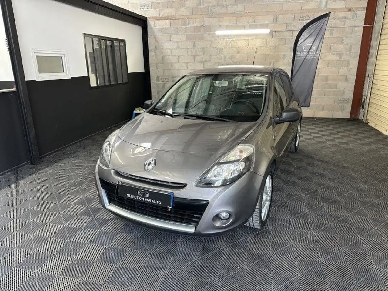 Renault Clio III 1.2 TCe 100ch XV de France 5p