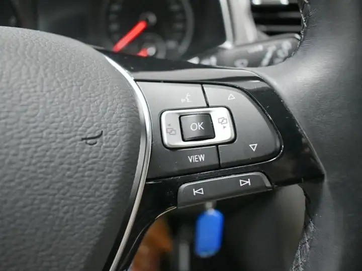 Volkswagen T-Roc Advance 2.0 TDI (2021) 2021, foto 14
