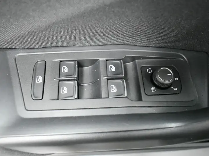 Volkswagen T-Roc Advance 2.0 TDI (2021) 2021, foto 10