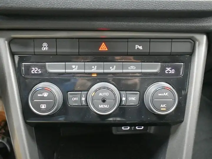 Volkswagen T-Roc Advance 2.0 TDI (2021) 2021, foto 17