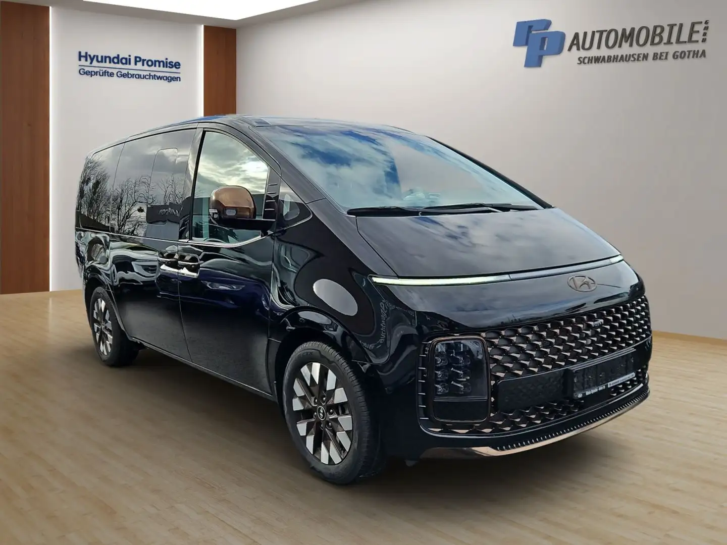 Hyundai STARIA SIGNATURE 2.2 CRDi 4WD 8-AT Negro - 2