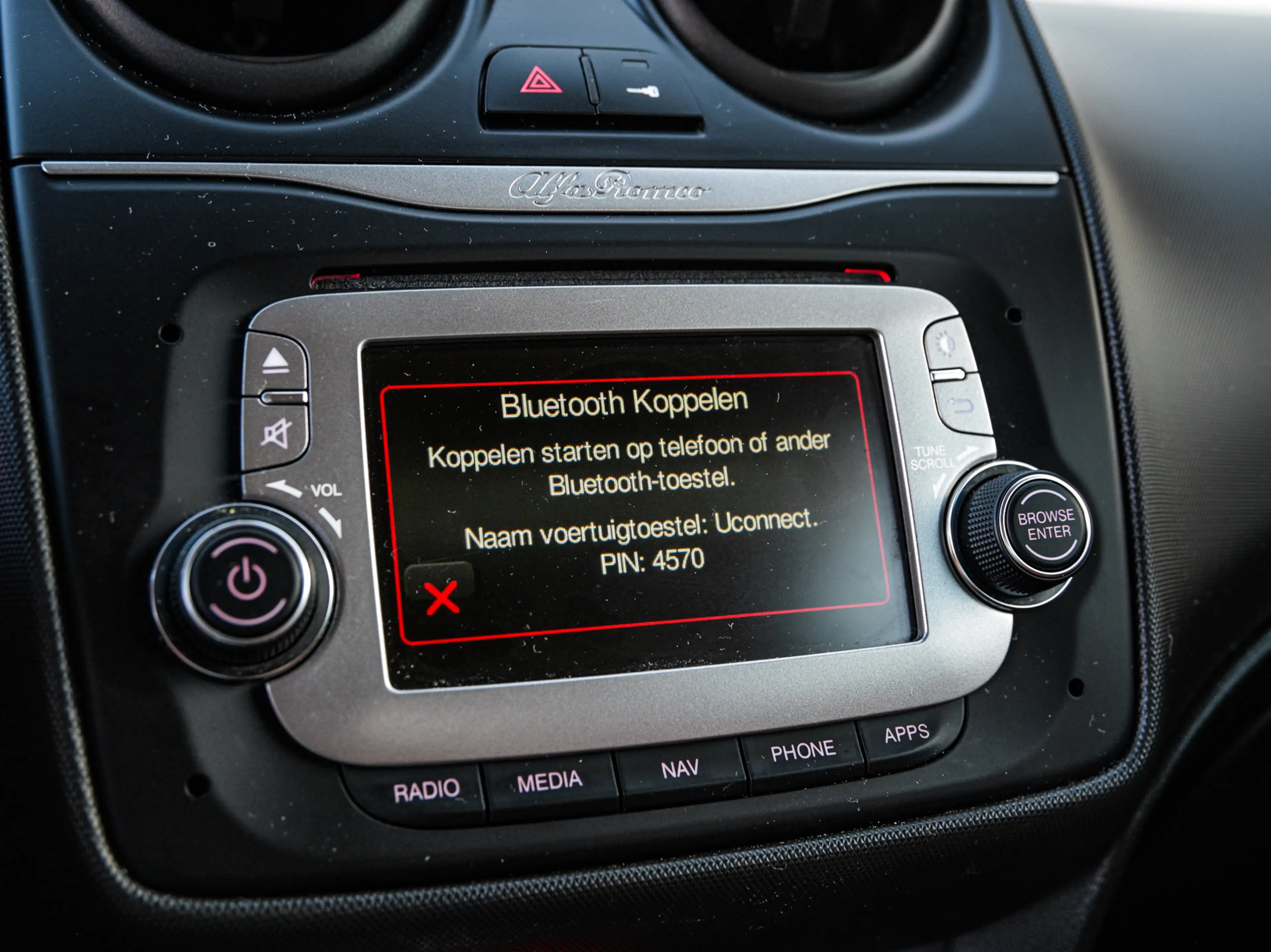 Alfa Romeo MiTo 0.9 TwinAir ECO Super — photo 11