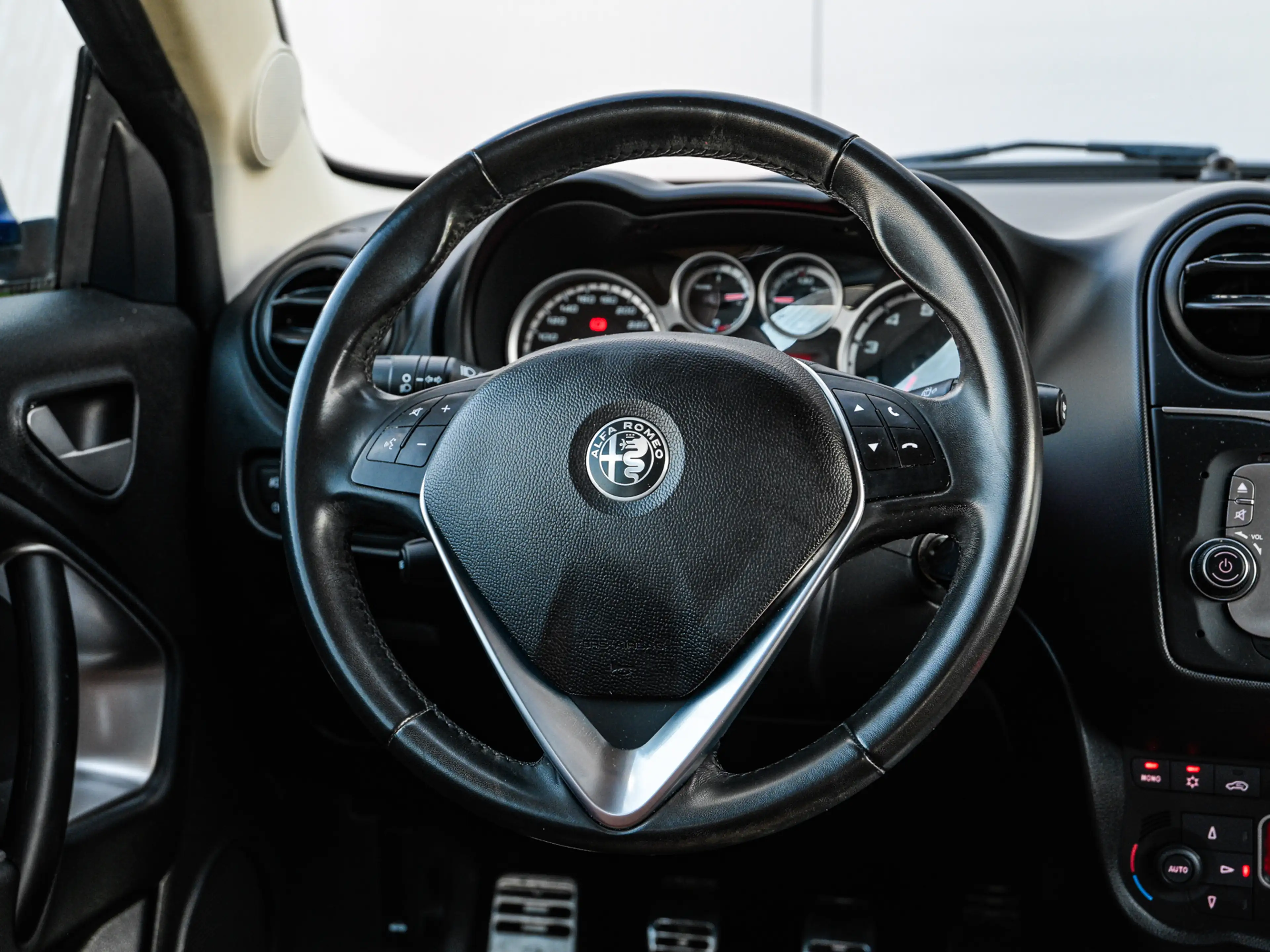Alfa Romeo MiTo 0.9 TwinAir ECO Super — photo 21