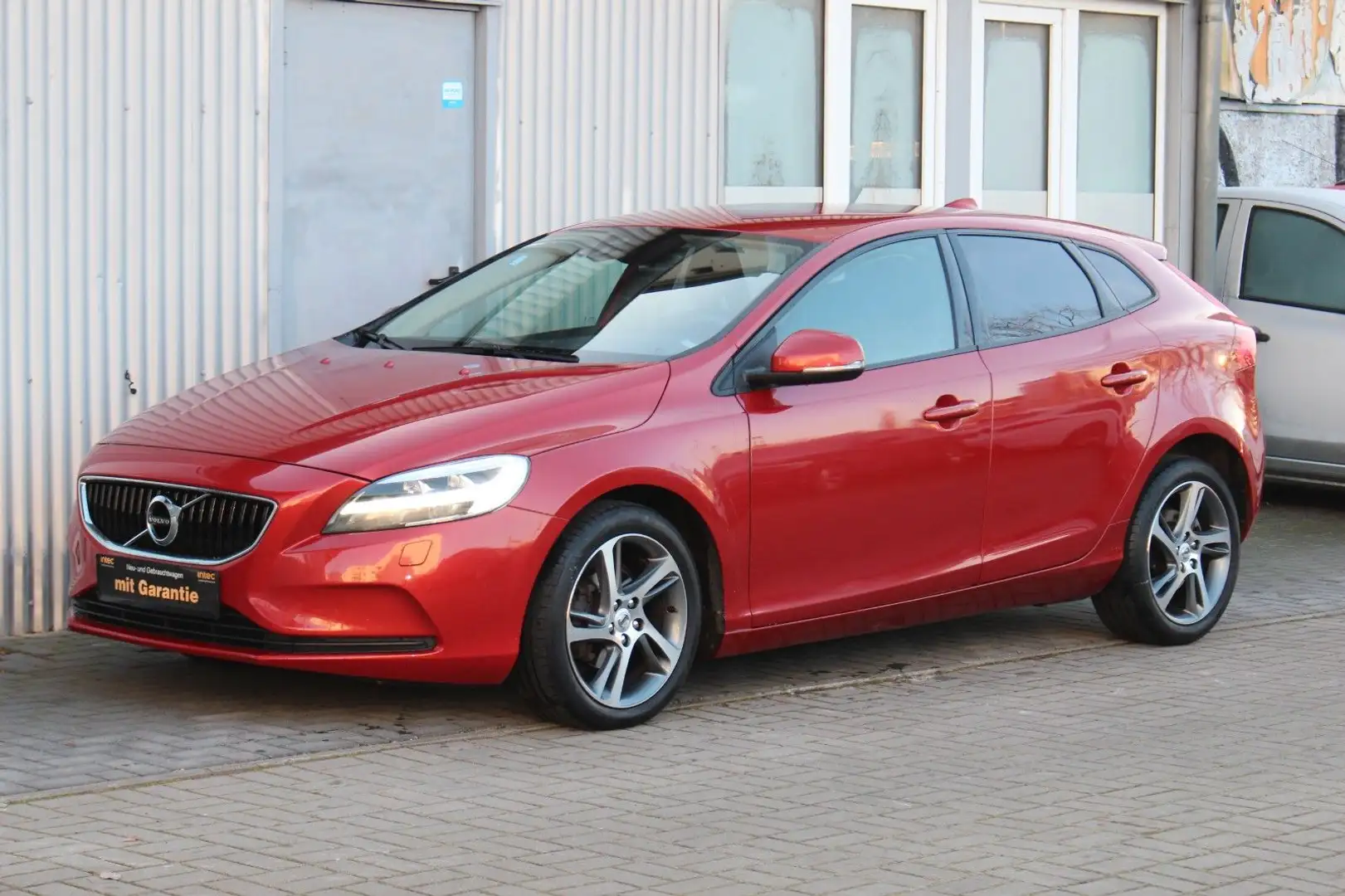 Volvo V40 Momentum+Navi+LED Scheinerfer+Klimaaut Rot - 1