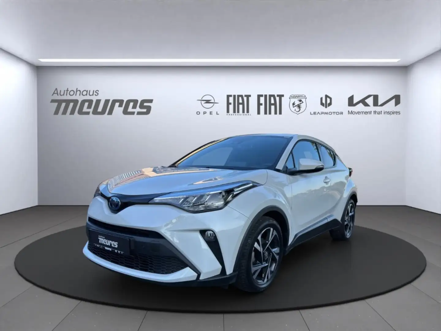 Toyota C-HR Hybrid Team D 2.0 Navi Klimaautom Rückfahrkam. PDC Weiß - 1