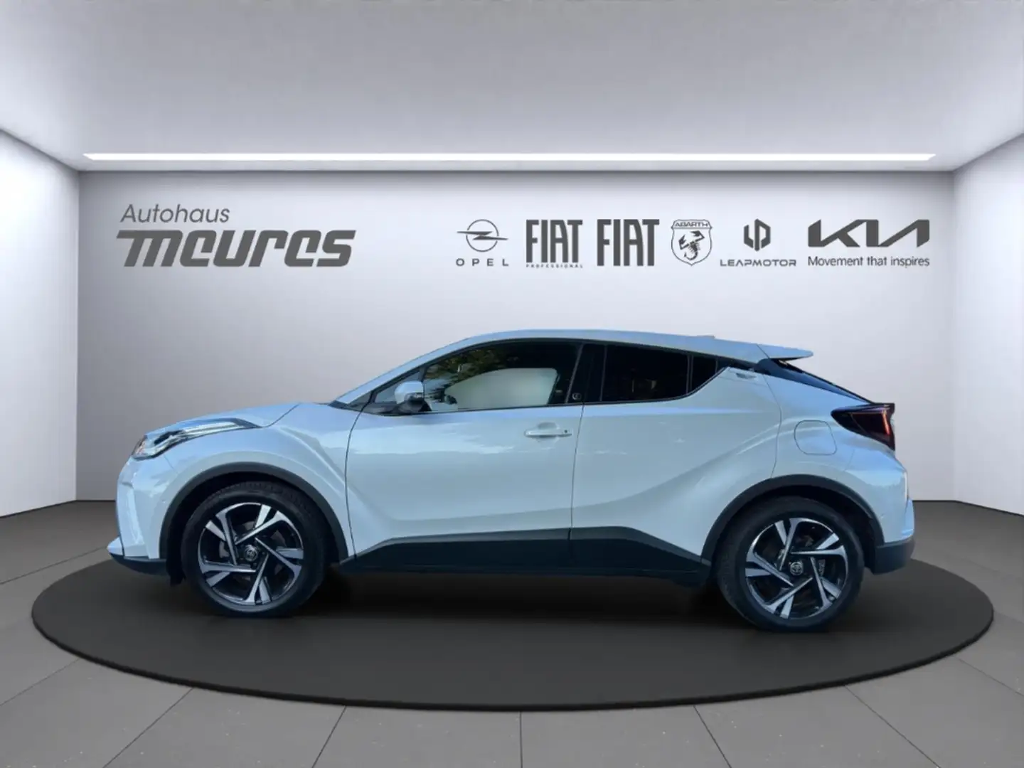 Toyota C-HR Hybrid Team D 2.0 Navi Klimaautom Rückfahrkam. PDC Weiß - 2