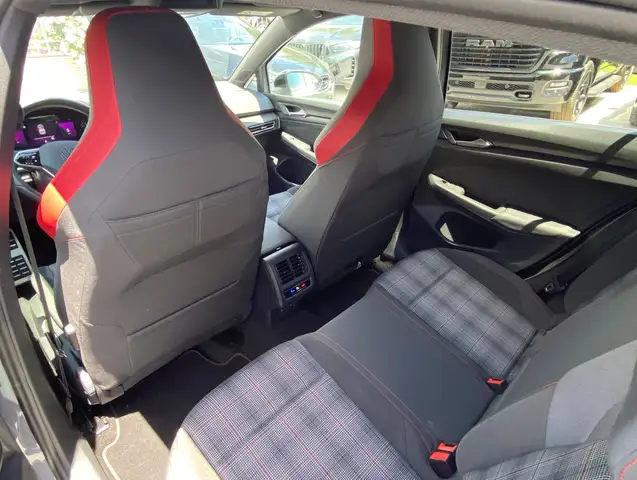Volkswagen Golf view 11