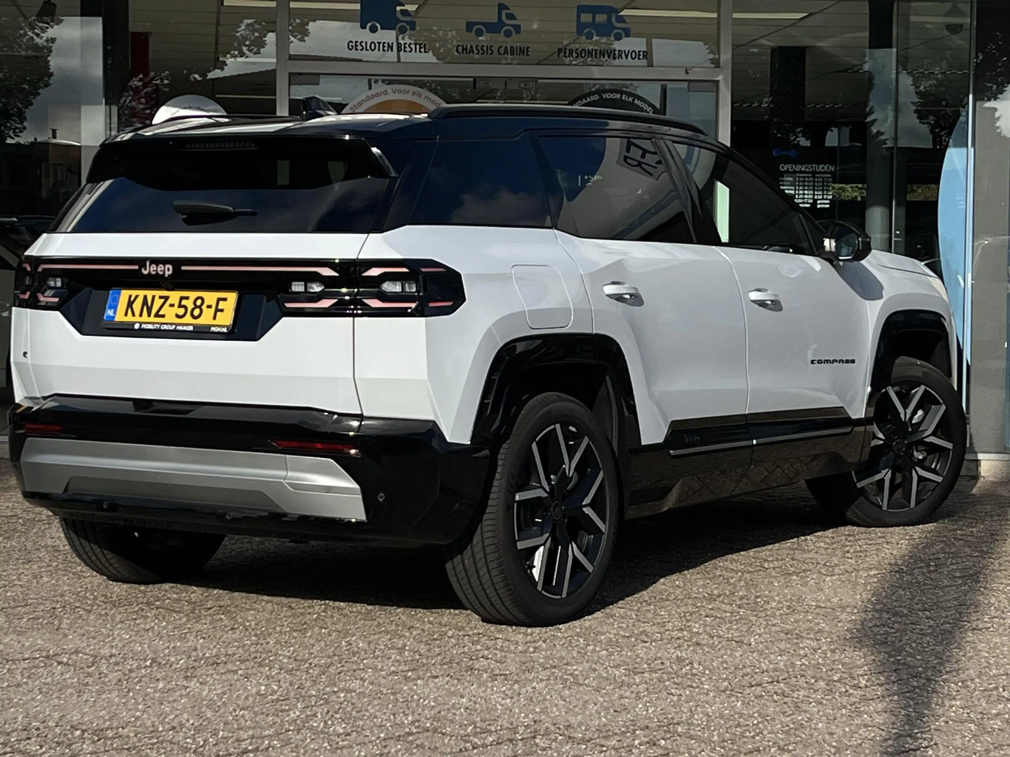Jeep Compass 1.6 e-Hybrid Plug-In First Edition | Schuif-kantel — photo 7