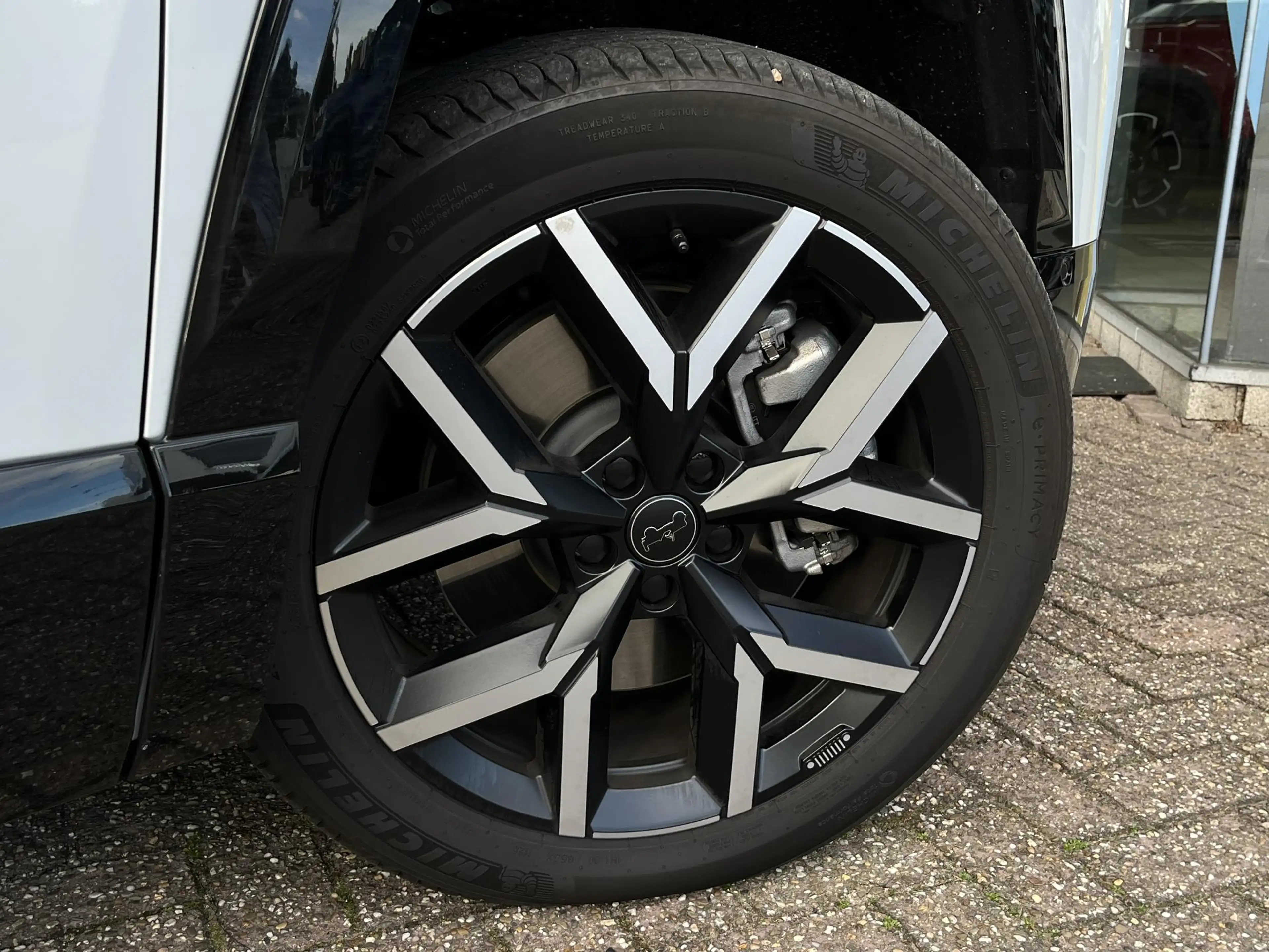 Jeep Compass 1.6 e-Hybrid Plug-In First Edition | Schuif-kantel — photo 28