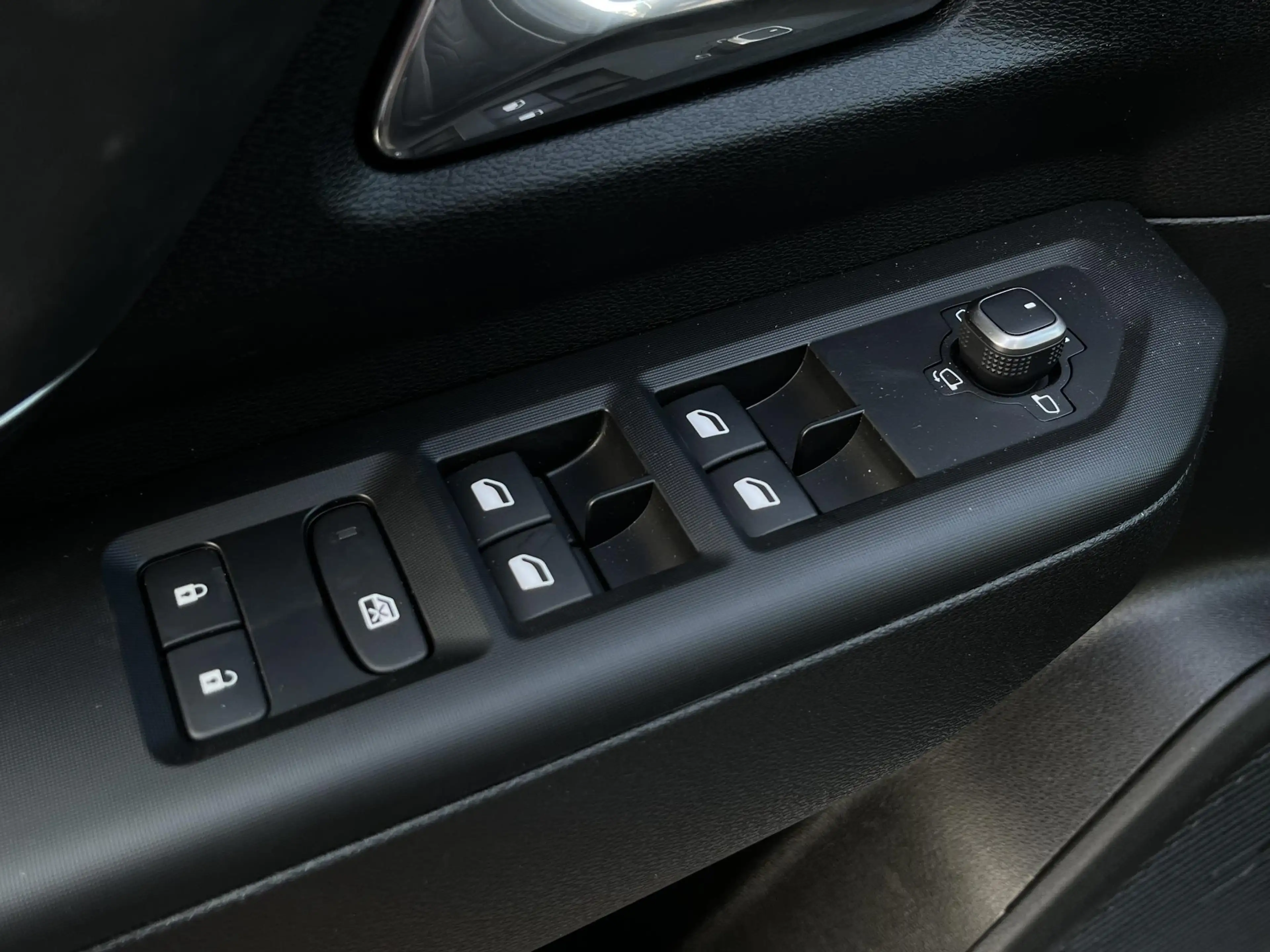 Jeep Compass 1.6 e-Hybrid Plug-In First Edition | Schuif-kantel — photo 22