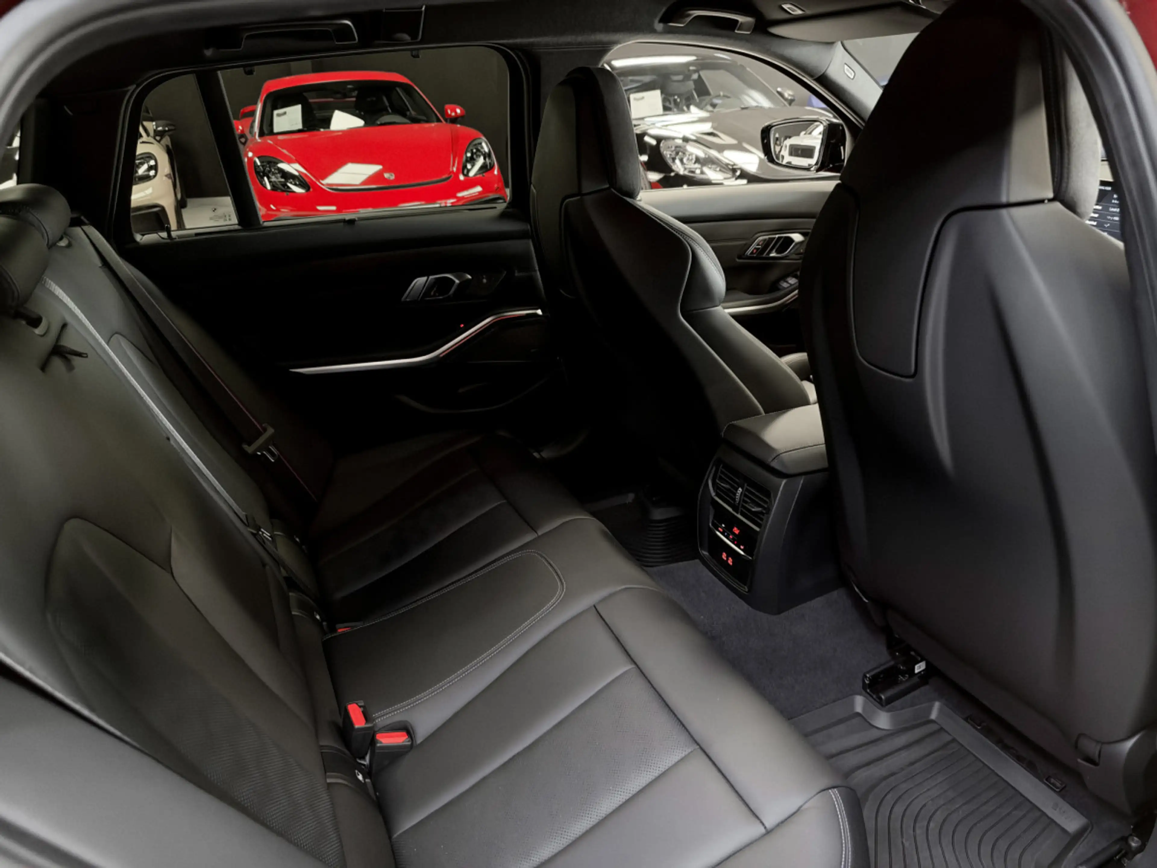 BMW M3 COMPETITION LCI TOURING XDRIVE — photo 13