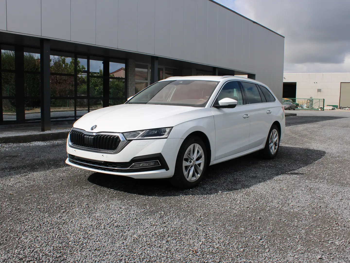 Skoda Octavia 2.0 TDI DSG STYLE COCKPIT NAVI APPS DODEHOEKSENSOR Blanc - 1