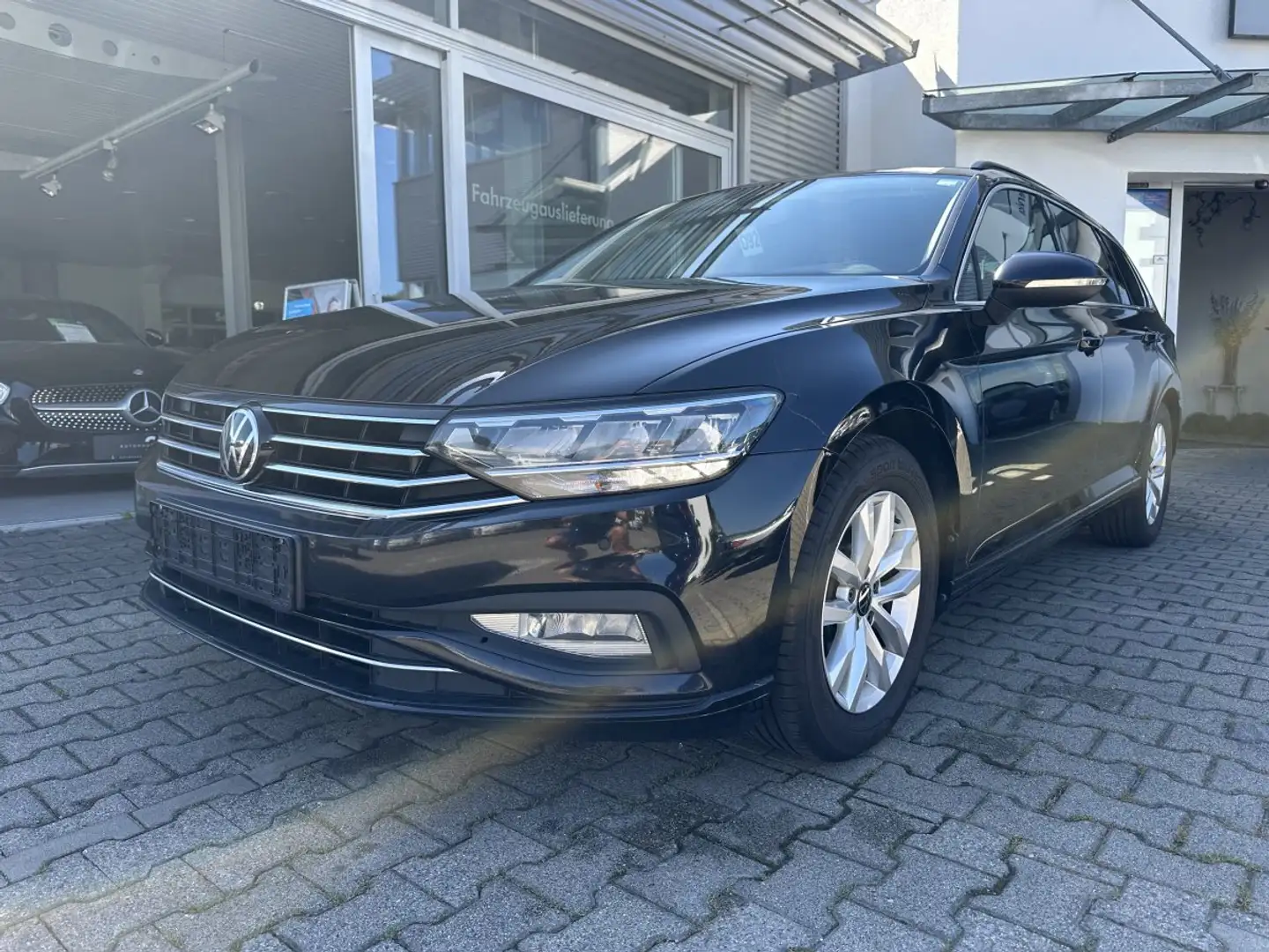 Volkswagen Passat Variant 2.0 TDI COMFORT DSG LED*KAMERA*NAVI*AHK Schwarz - 2