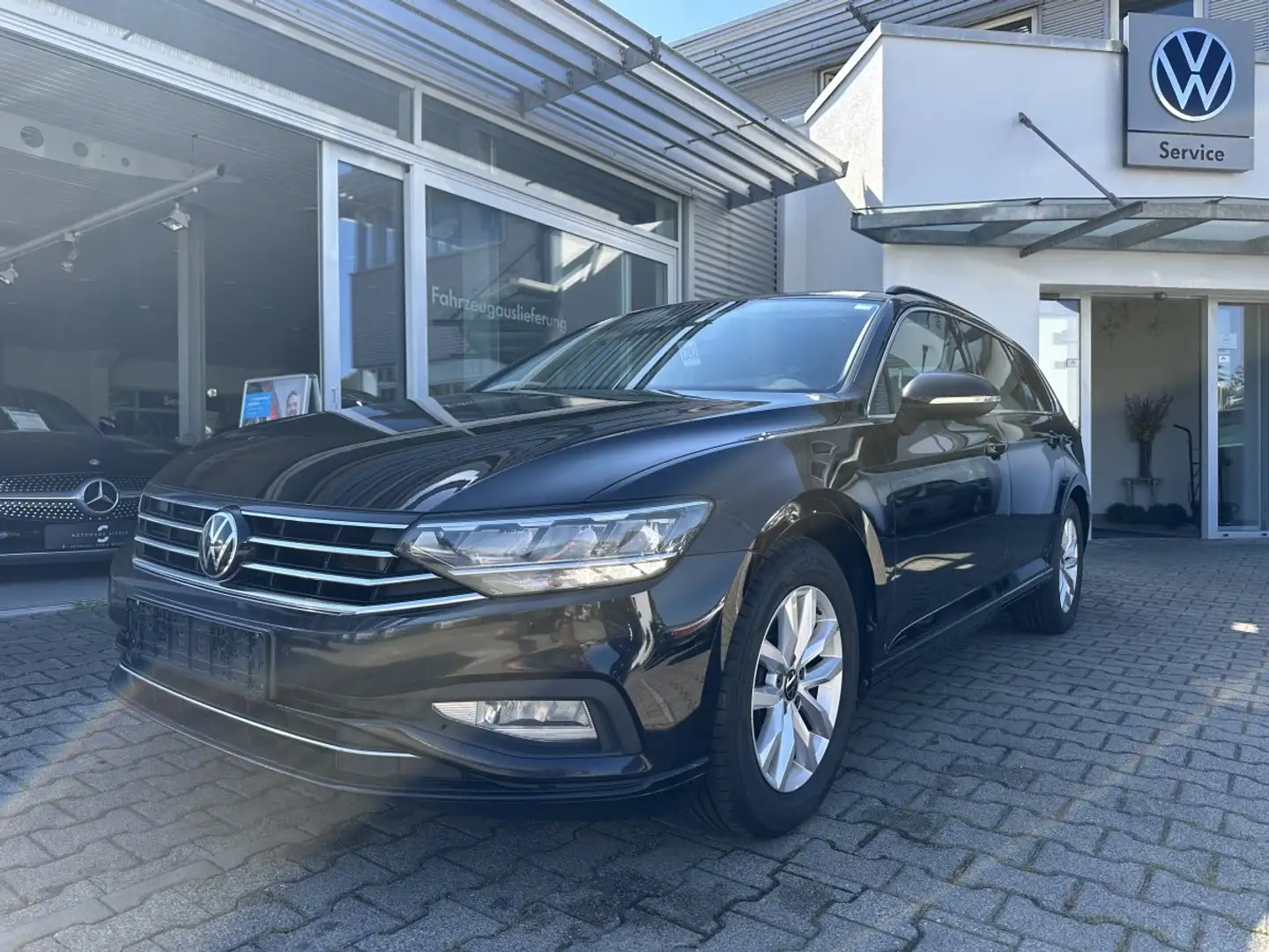 Volkswagen Passat Variant 2.0 TDI COMFORT DSG LED*KAMERA*NAVI*AHK Schwarz - 1