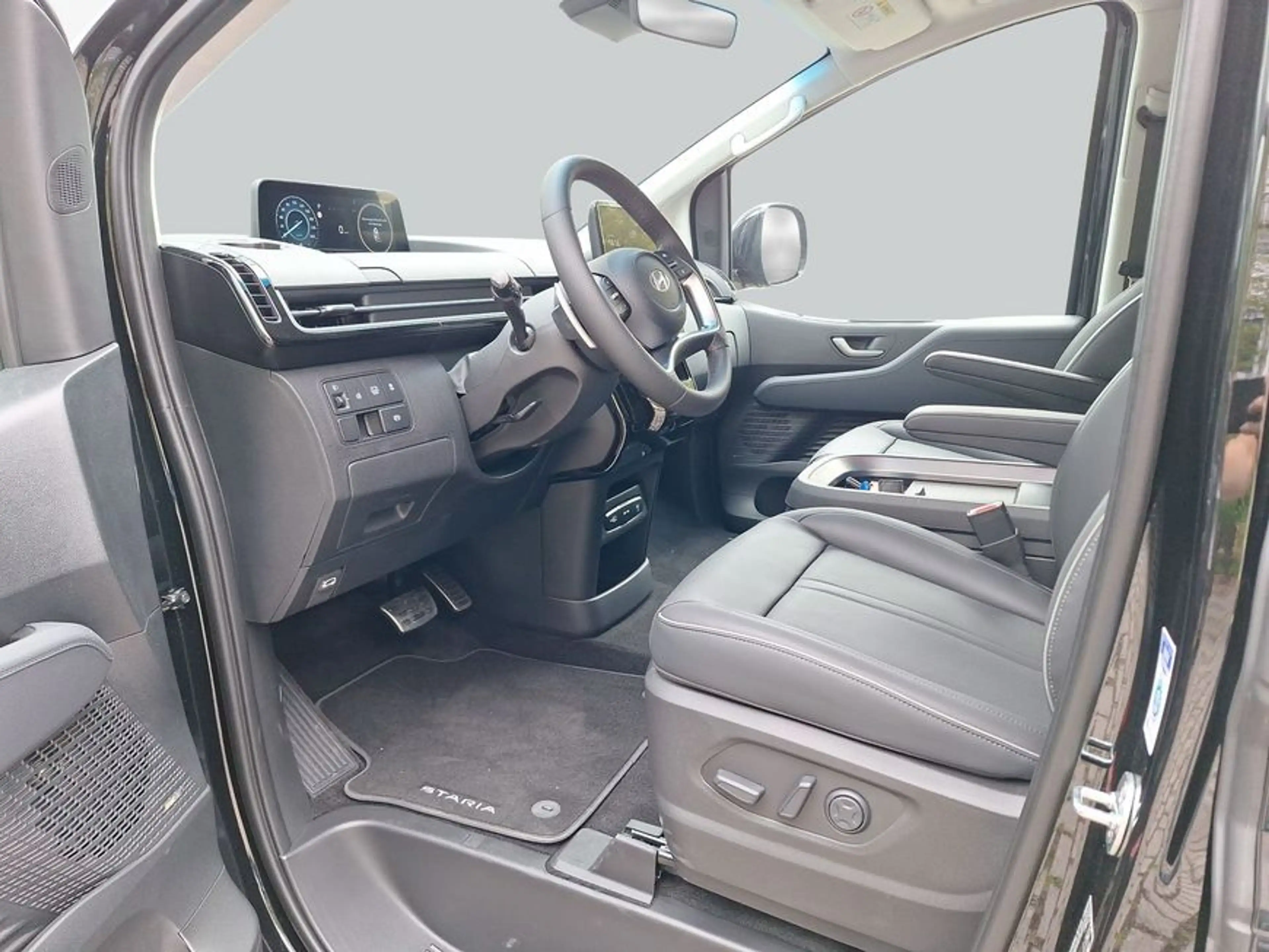 Hyundai STARIA STARIA 1.6 T-GDI HEV Signature 118 kW, 5-türig — photo 9