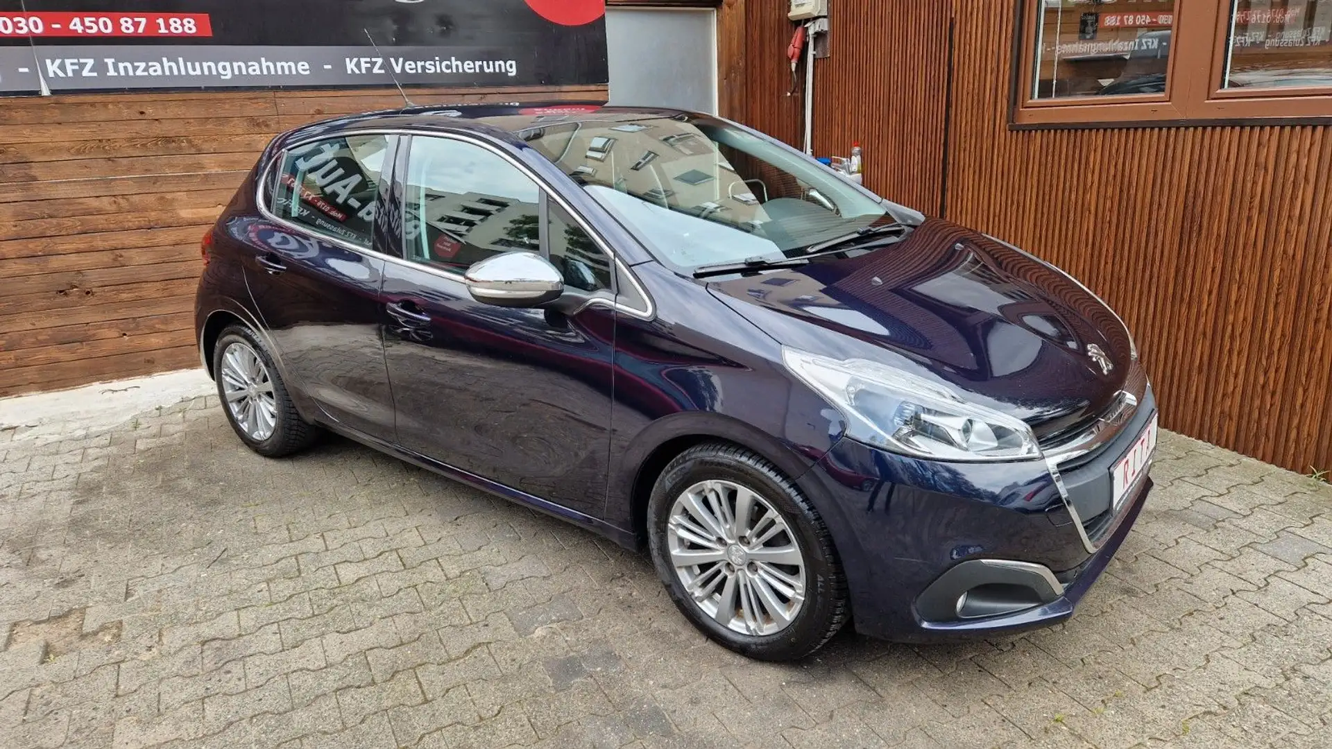 Peugeot 208 1.2 Automatik Allure STOP & START, PDC, SHZ Blau - 2