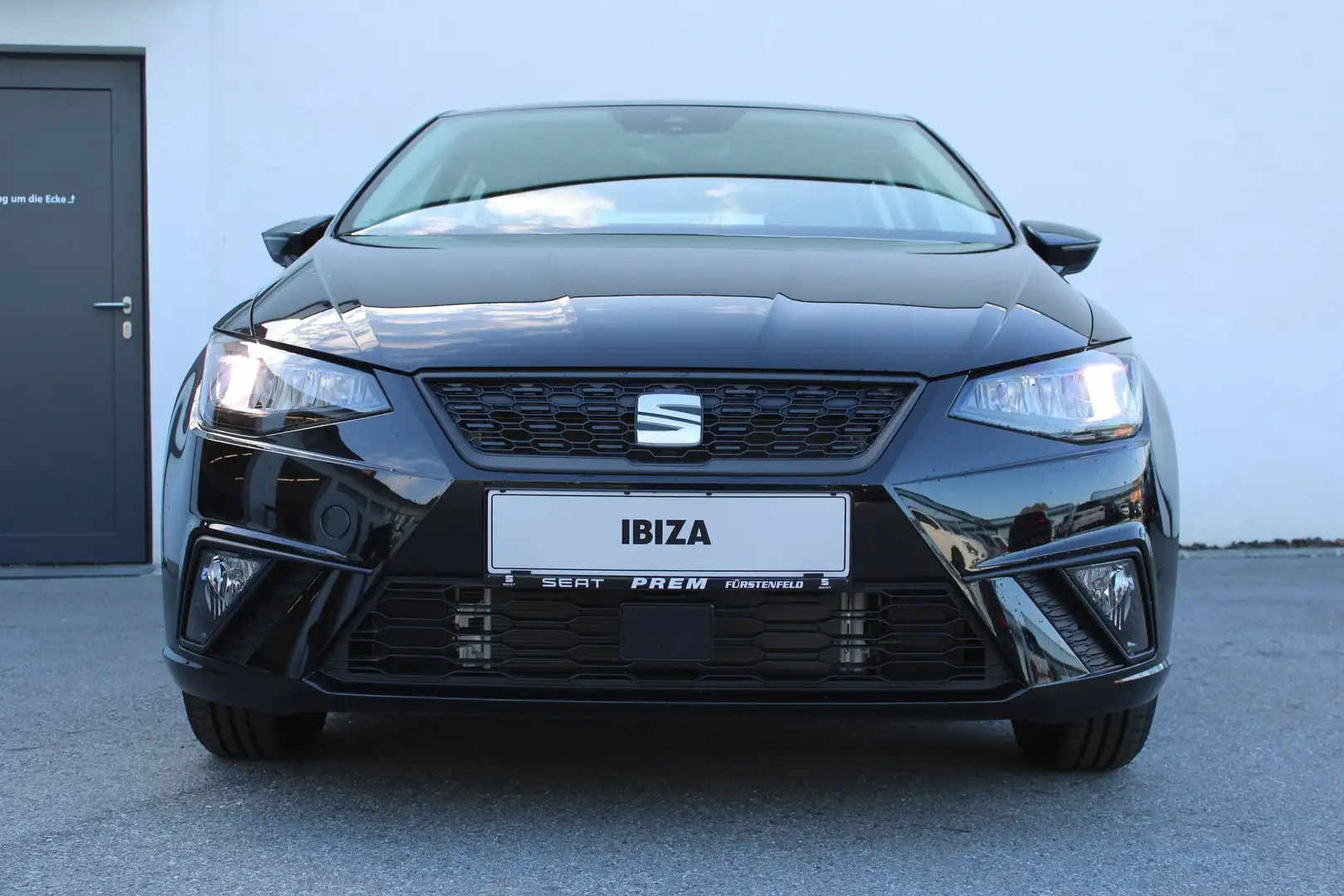 SEAT Ibiza Reference Edition 1.0 TSI mit 95 PS und vielen Extras! Schwarz - 1