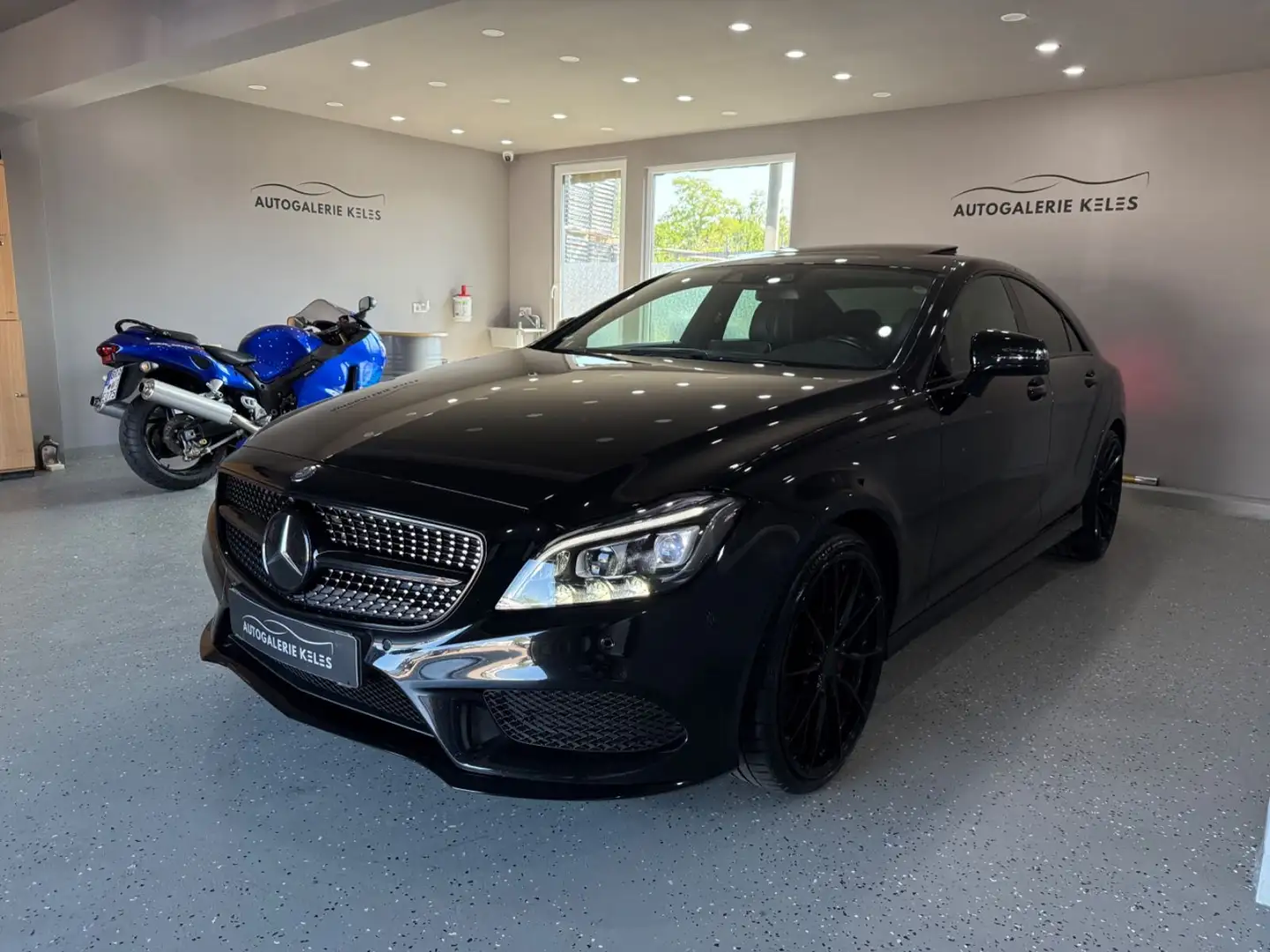 Mercedes-Benz CLS 350 d 4Matic AMG PAKET*63HECK*DISTR*SPUR*TOT Černá - 2