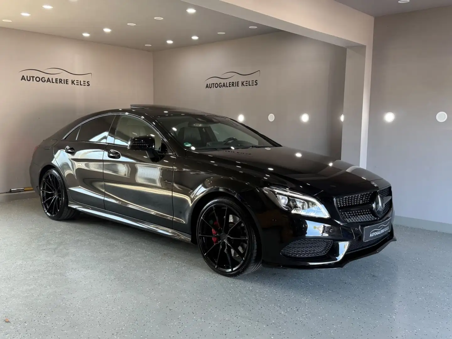 Mercedes-Benz CLS 350 d 4Matic AMG PAKET*63HECK*DISTR*SPUR*TOT Černá - 1