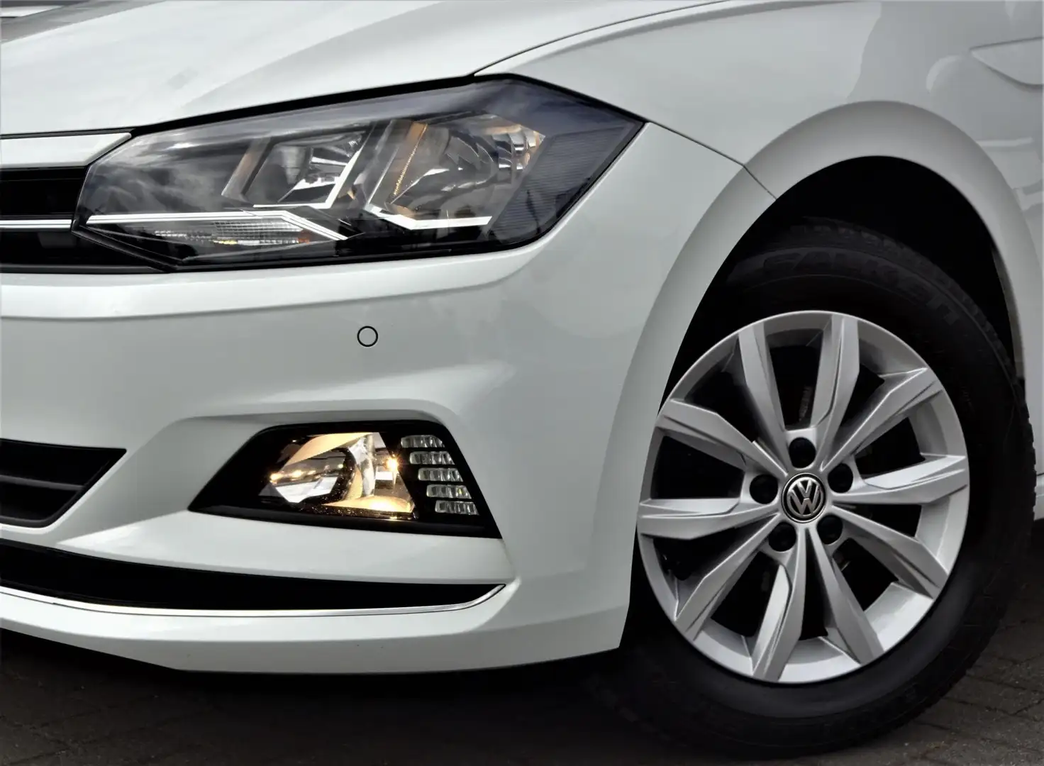 Volkswagen Polo 1.0 TSI Highline,PDC,LM-V Blanco - 2