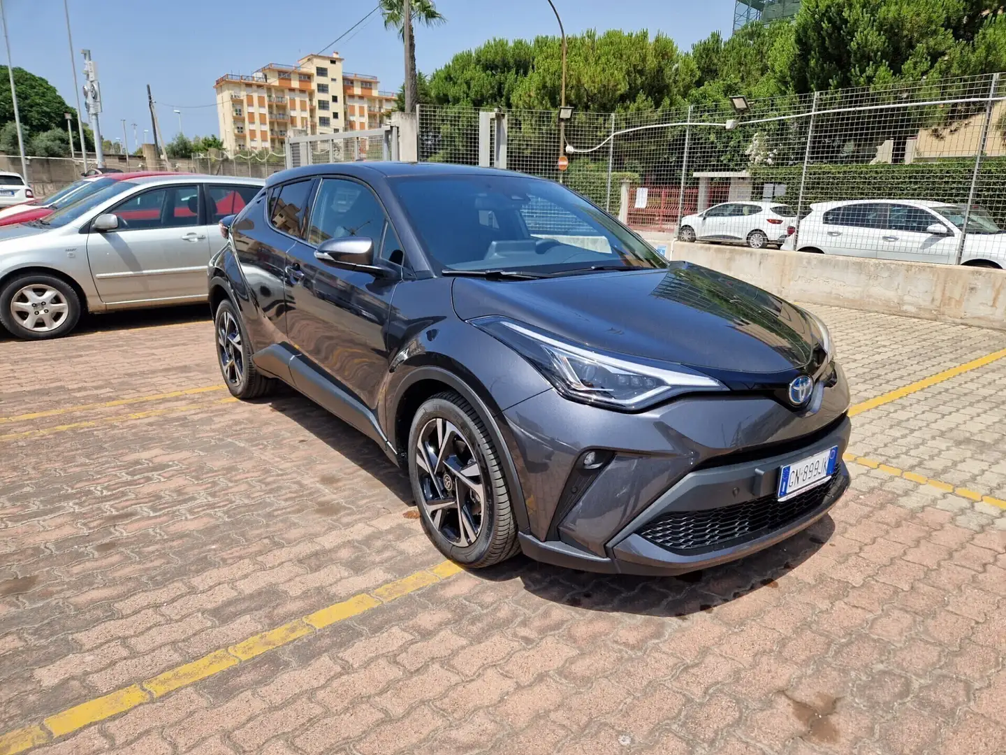 Toyota C-HR 1.8 Hybrid E-CVT Trend Grigio - 1
