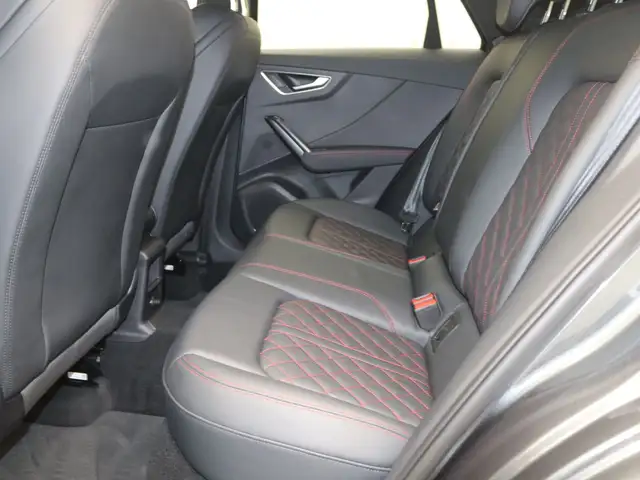 Audi Q2 view 12