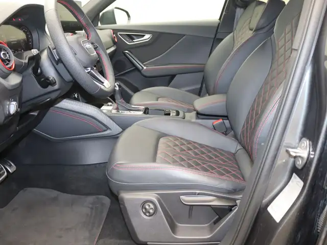 Audi Q2 view 13
