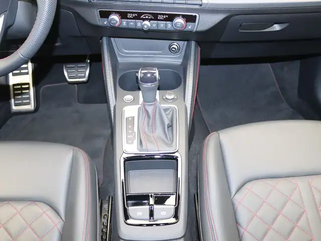 Audi Q2 view 10