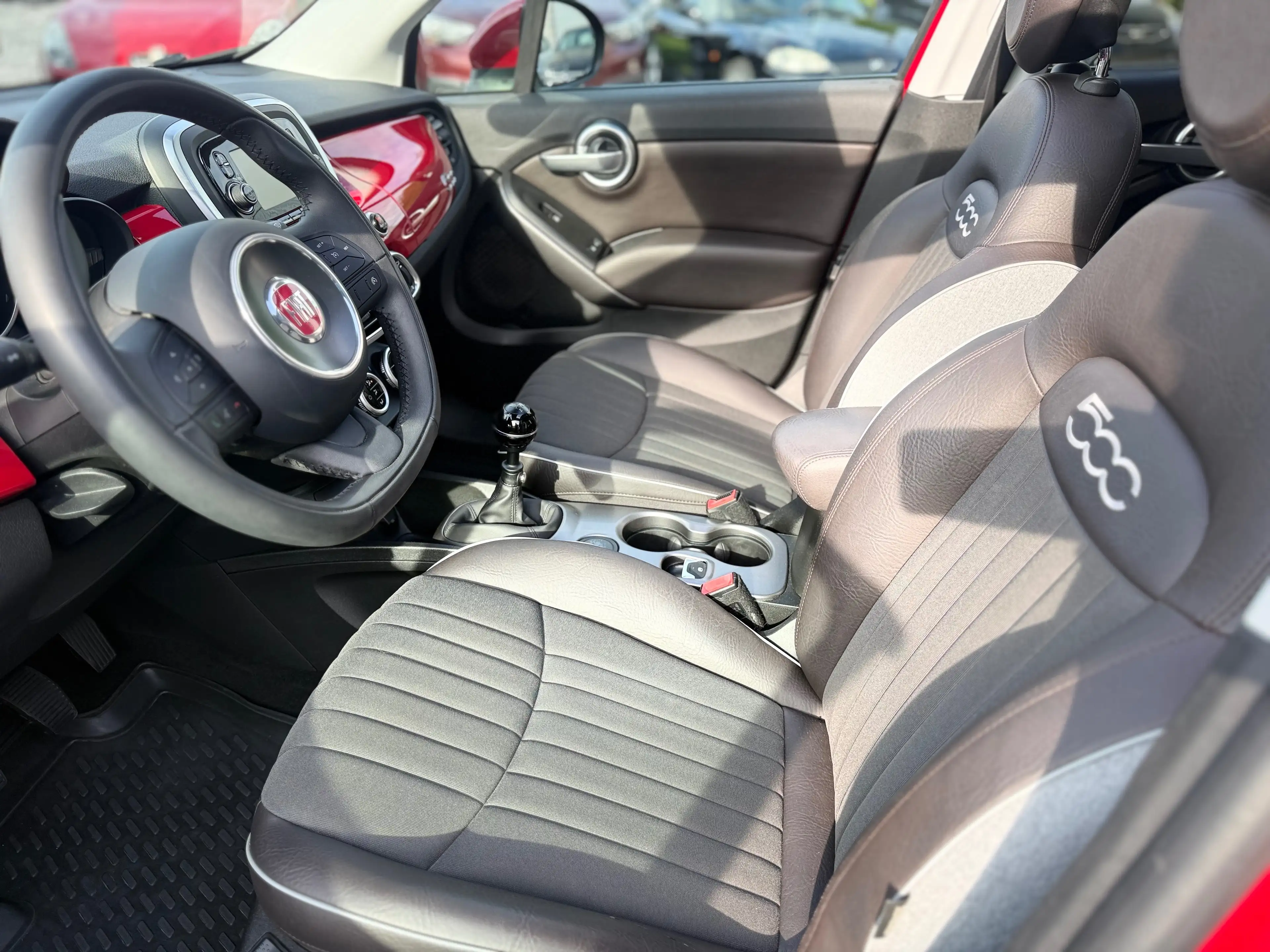 Fiat 500X Lounge Panoramadach/ Keyless Go/ Rückfahr-Kamera/ Teilleder/ Totwinkelassistent/ NAVI/ TOP! — photo 5