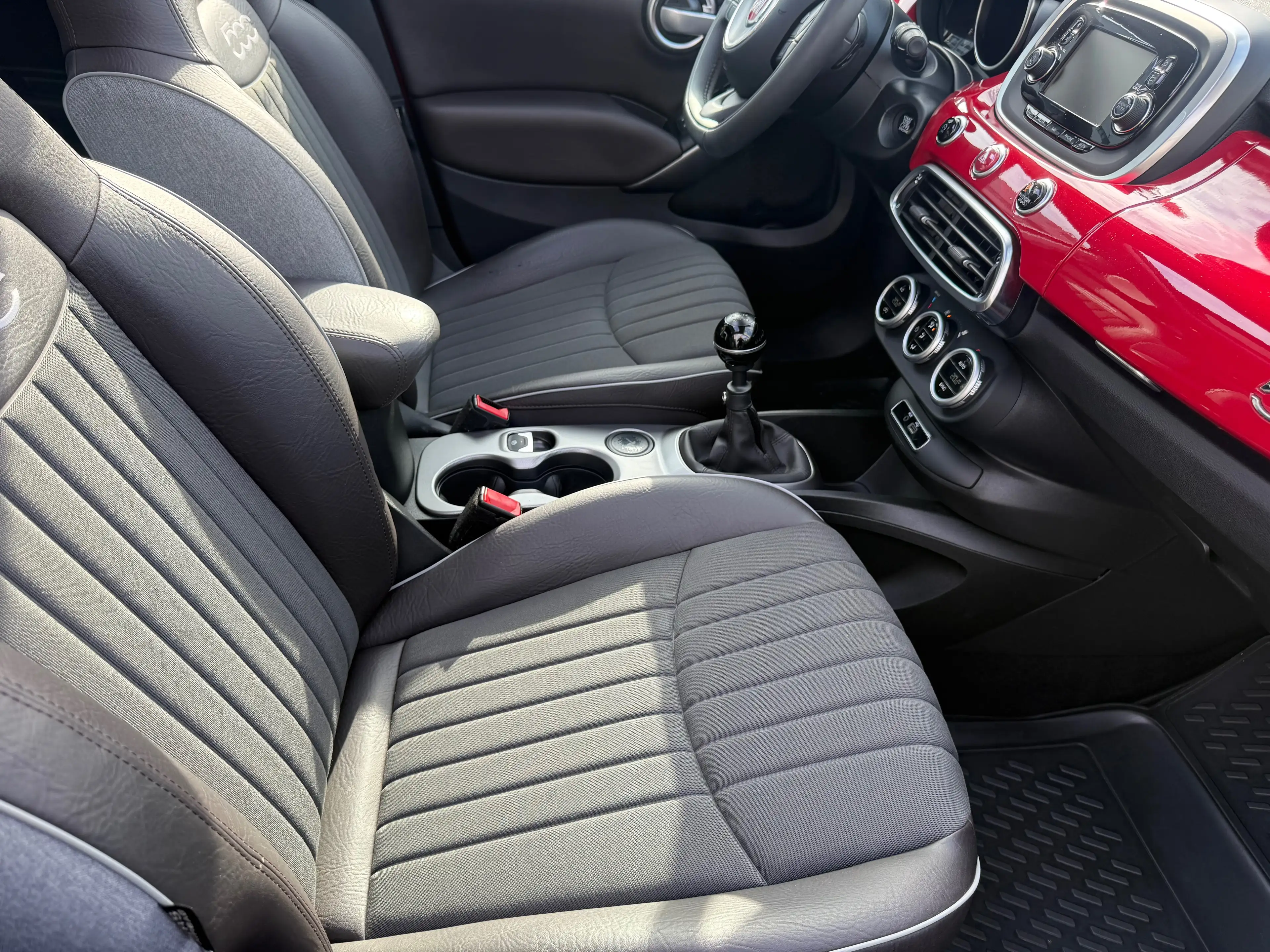 Fiat 500X Lounge Panoramadach/ Keyless Go/ Rückfahr-Kamera/ Teilleder/ Totwinkelassistent/ NAVI/ TOP! — photo 6