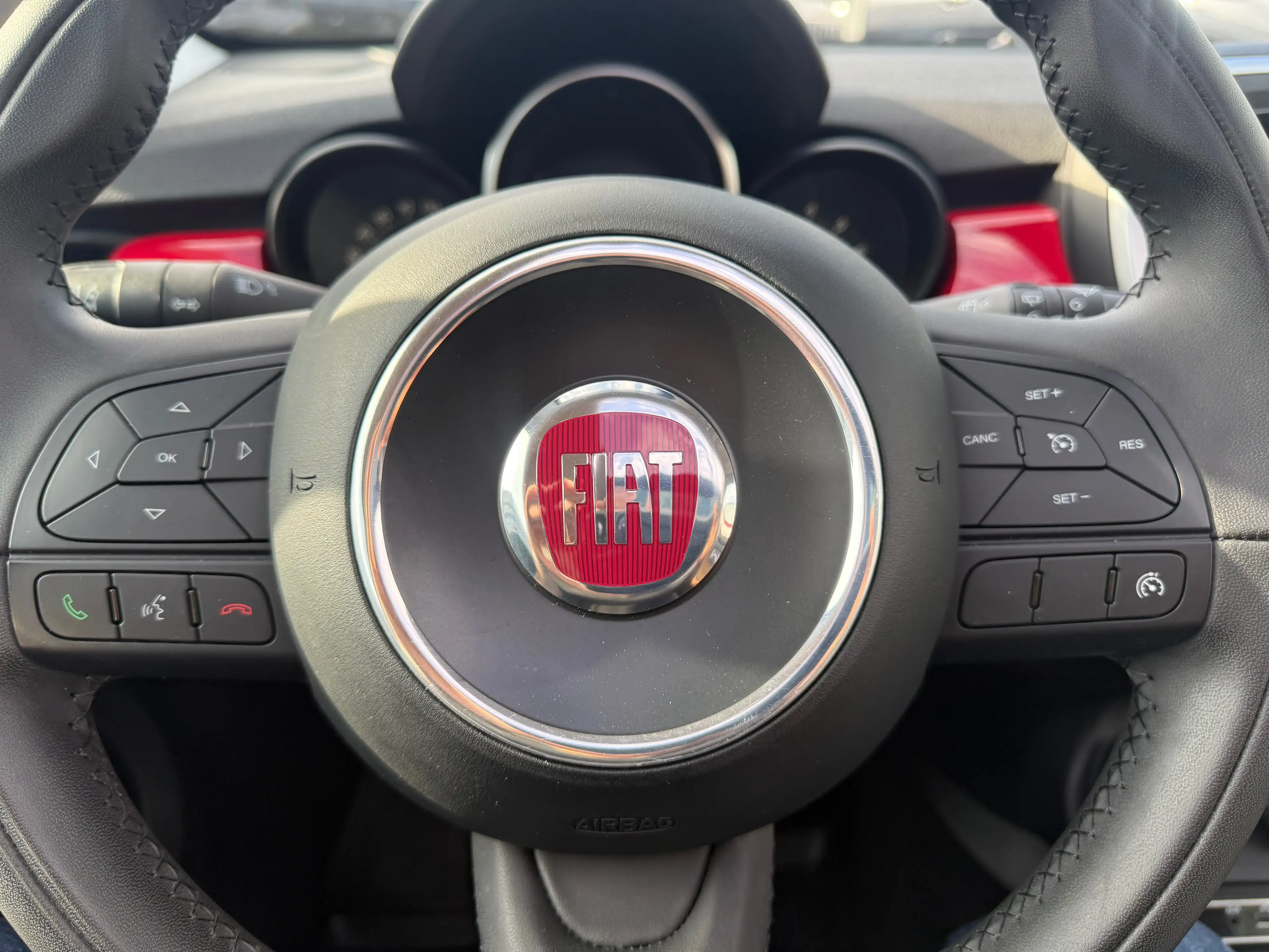 Fiat 500X Lounge Panoramadach/ Keyless Go/ Rückfahr-Kamera/ Teilleder/ Totwinkelassistent/ NAVI/ TOP! — photo 13