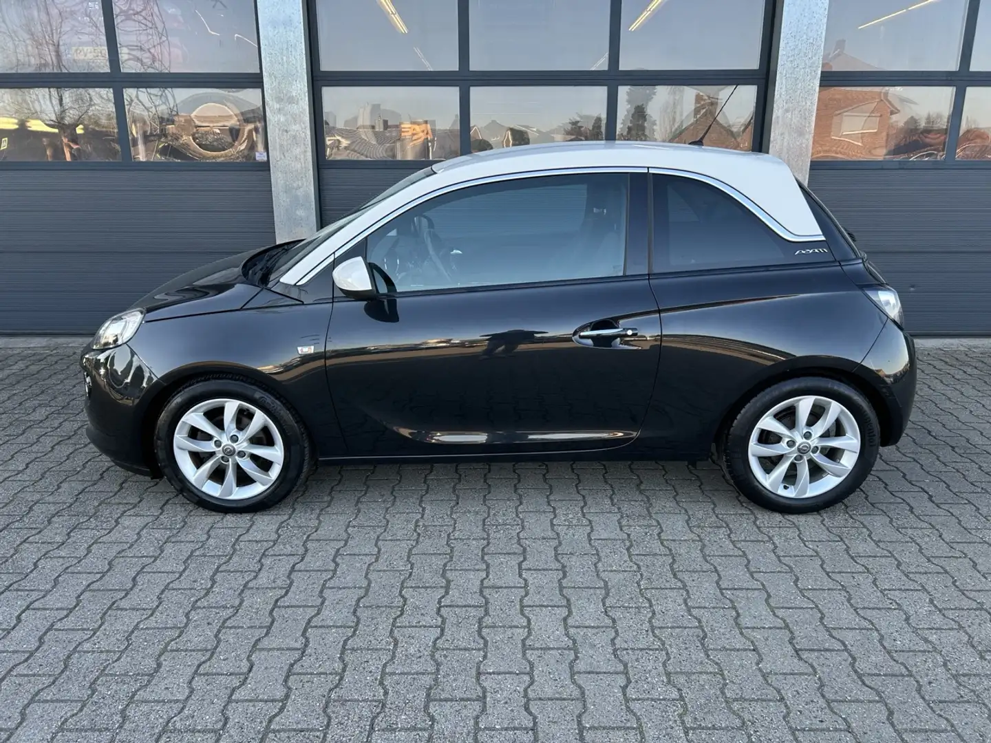 Opel Adam 1.0 Turbo 90pk JAM Schwarz - 2
