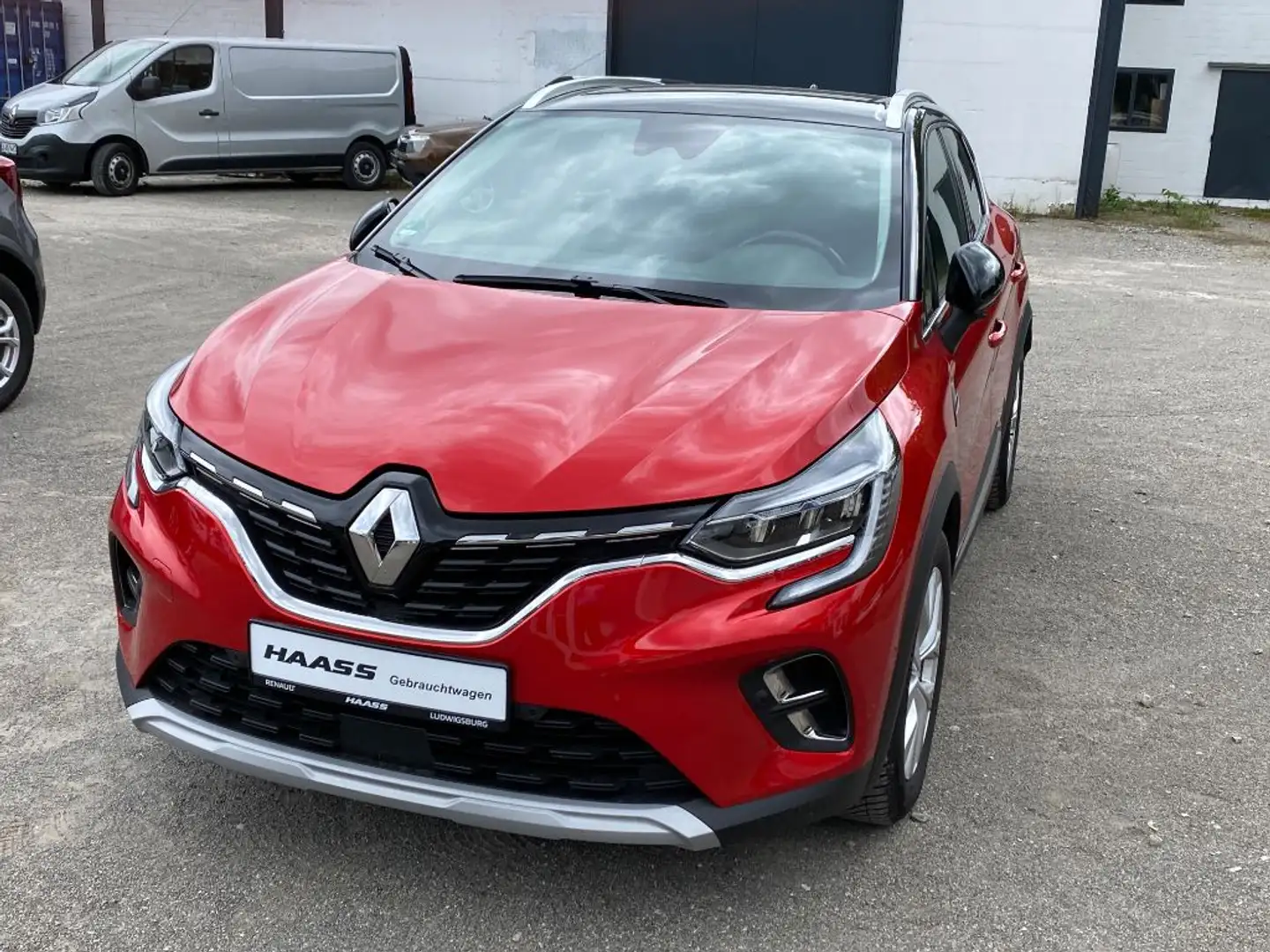 Renault Captur E-TECH PLUG-in 160 INTENS Rosso - 1