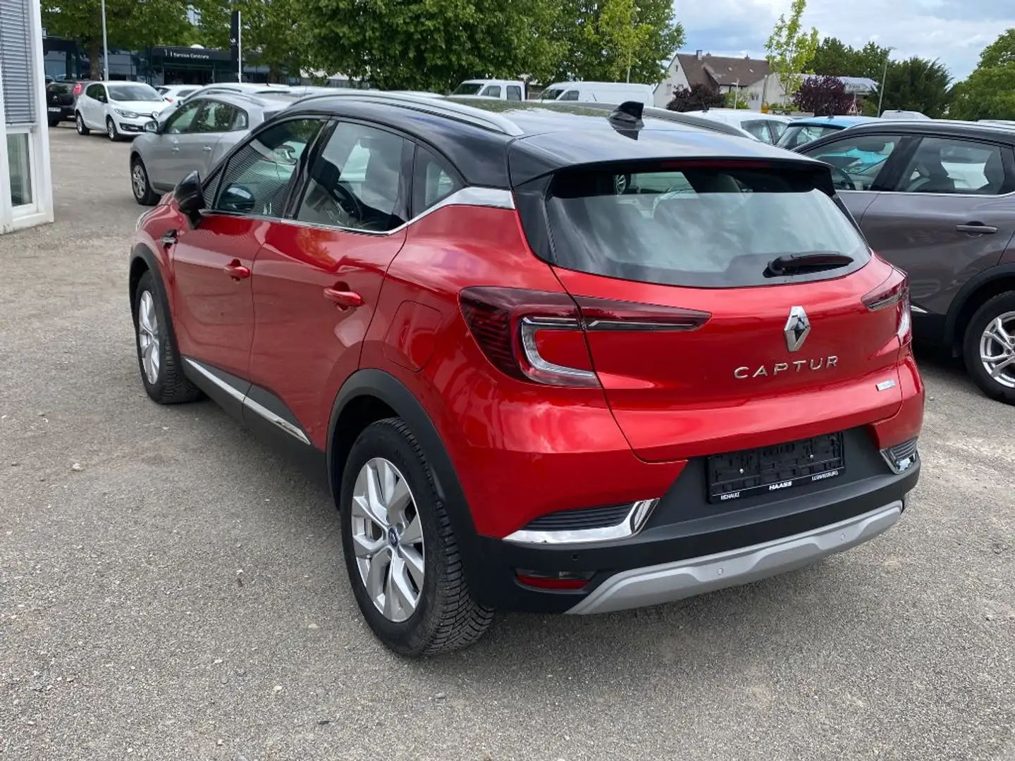 Renault Captur E-TECH PLUG-in 160 INTENS Rosso - 2